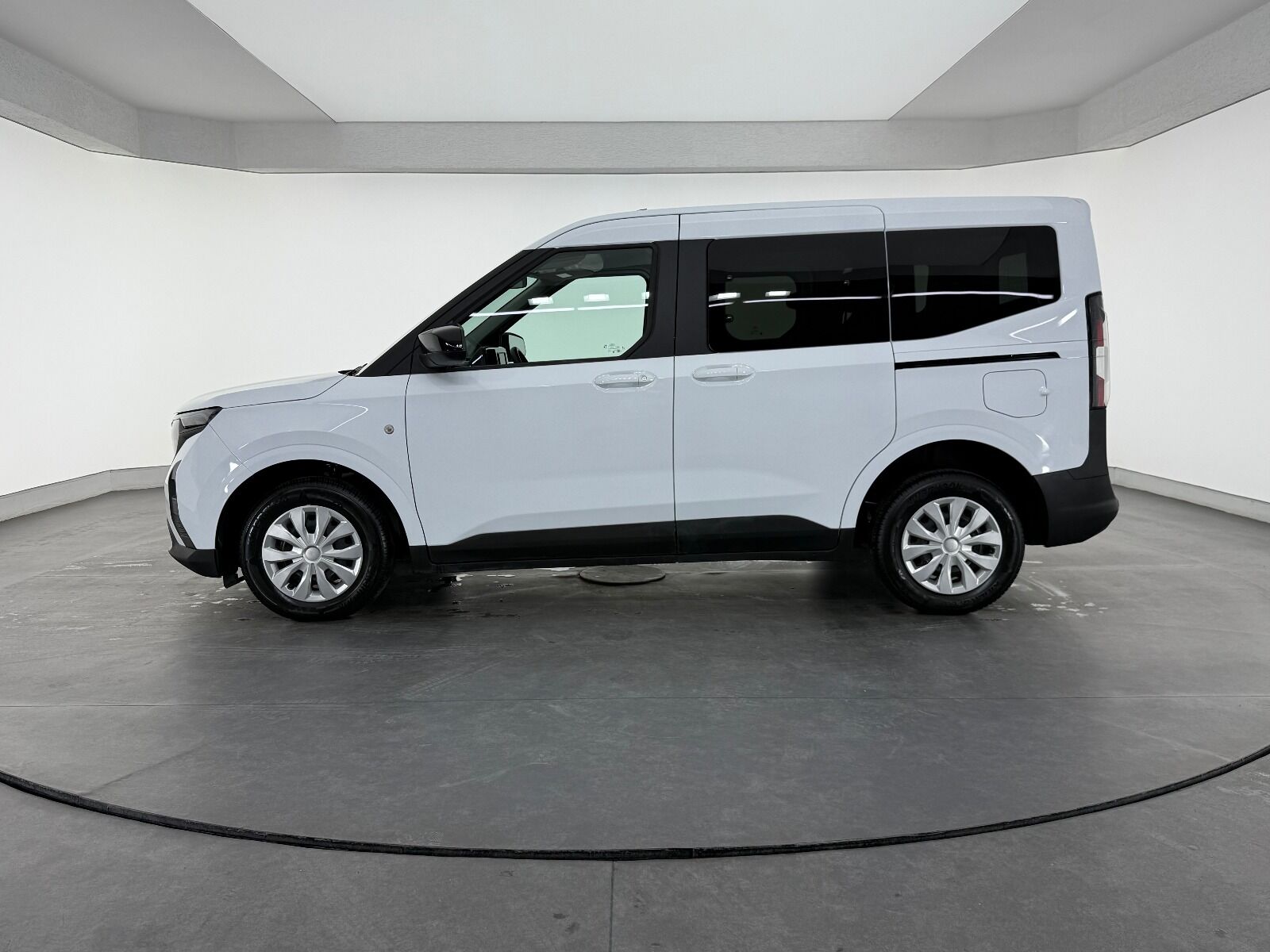Ford Tourneo Courier 1.5L EcoBlue Deluxe - 2025 - Detay