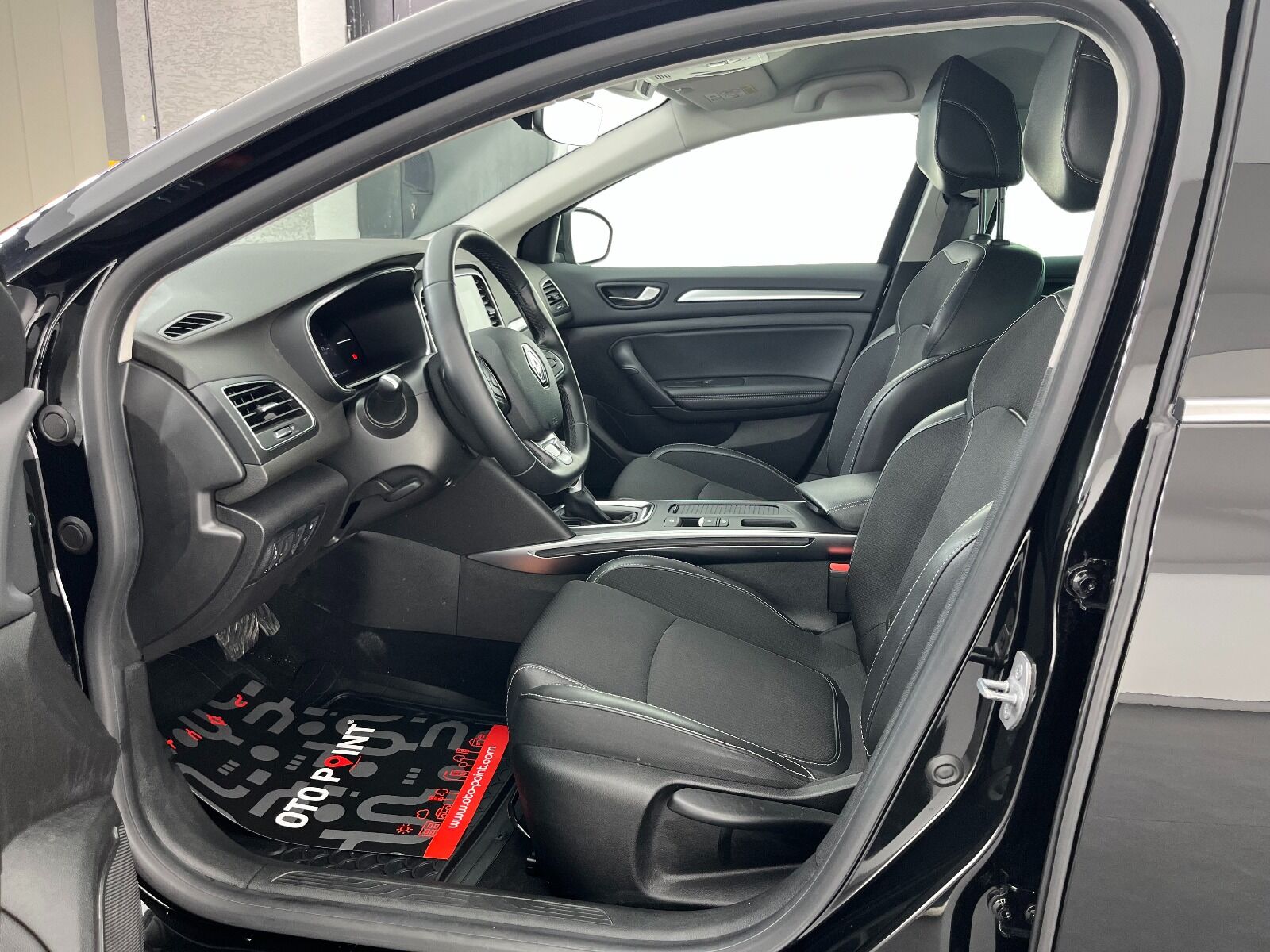 Renault Megane Sedan 1.5 Blue DCI Icon EDC - 2024 - Detay