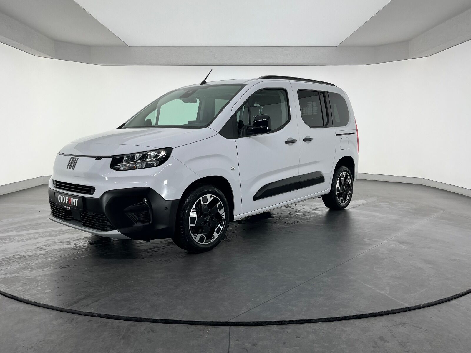 Fiat Doblo Combi 1.5 BlueHDİ Premio Plus - 2025 - Detay