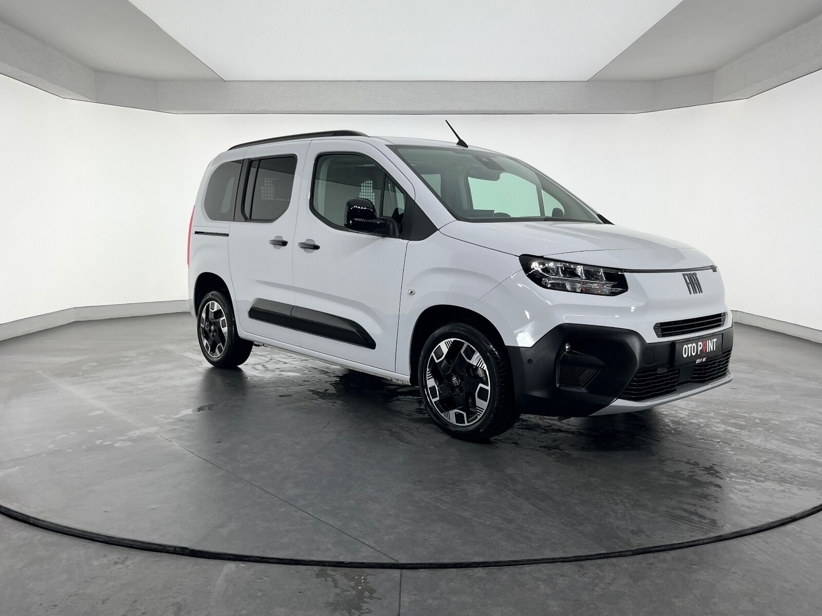 Fiat Doblo Combi 1.5 BlueHDİ Premio Plus - 2025 - Detay