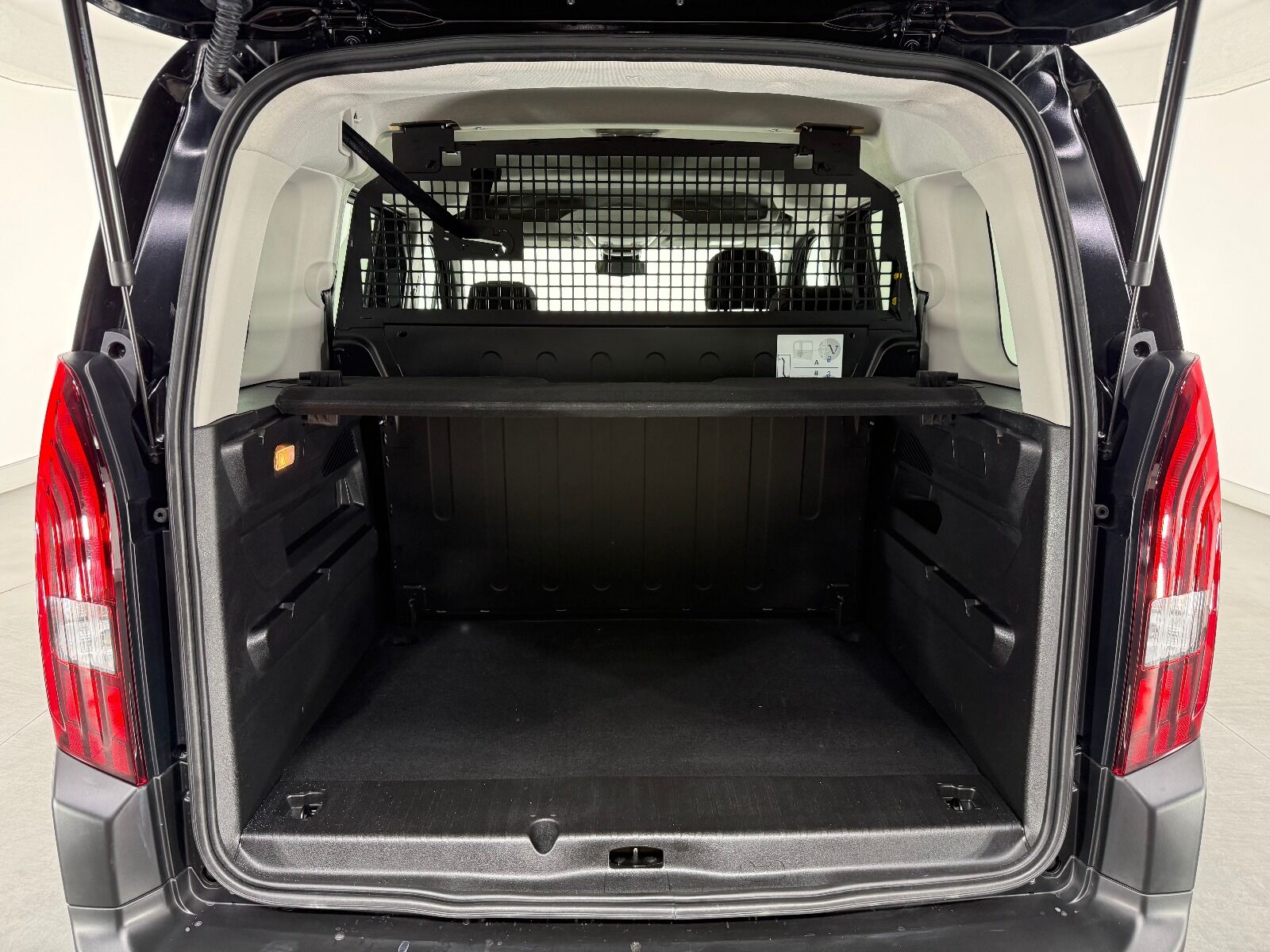 Peugeot Rifter 1.5 BlueHDI Allure EAT8 - 2026 - Detay