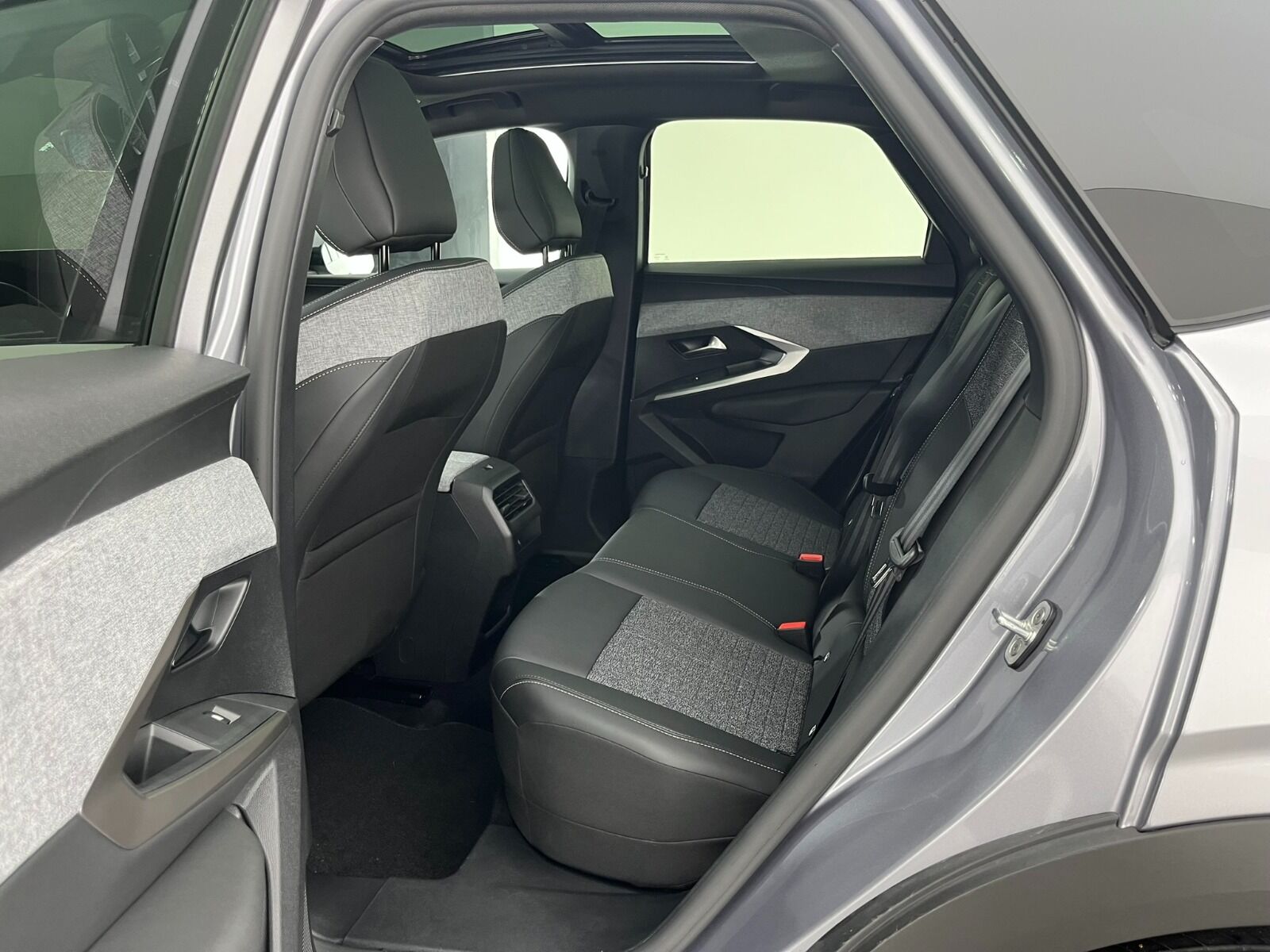 Peugeot 3008 Crossover 1.2 Hybrid Allure eDCS6 - 2025 - Detay