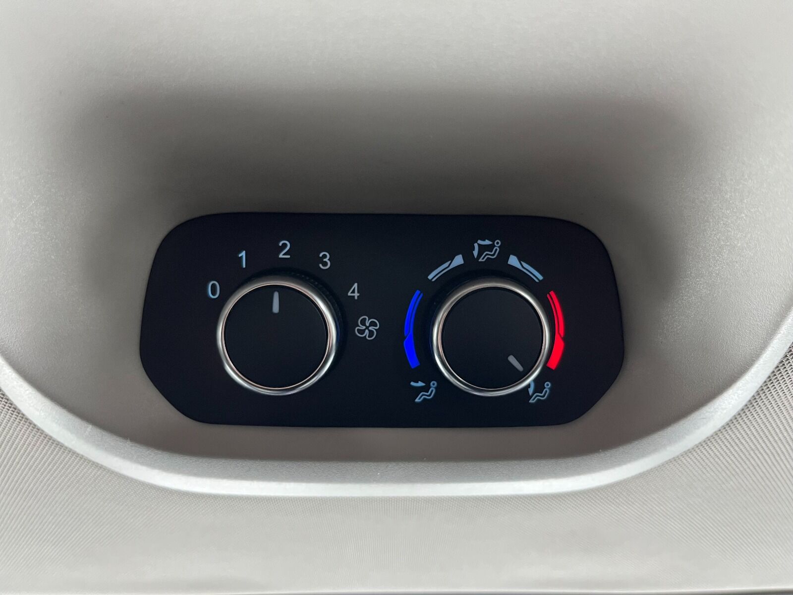 Ford Tourneo Custom Minibüs 2.0 EcoBlue 320 L Upgrade Titanium Plus Otomatik - 2022 - Detay