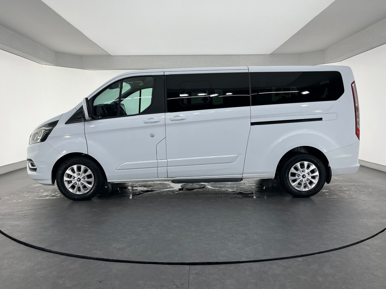 Ford Tourneo Custom Minibüs 2.0 EcoBlue 320 L Upgrade Titanium Plus Otomatik - 2022 - Detay