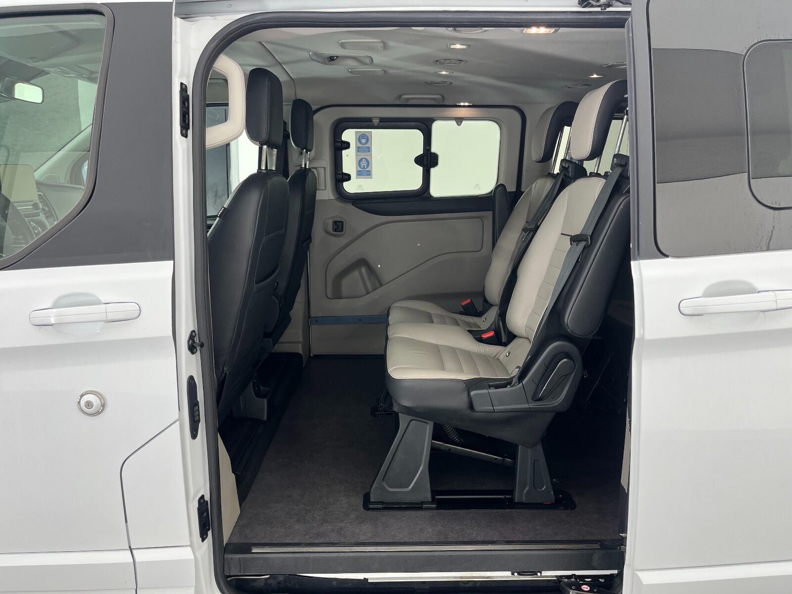 Ford Tourneo Custom Minibüs 2.0 EcoBlue 320 L Upgrade Titanium Plus Otomatik - 2022 - Detay