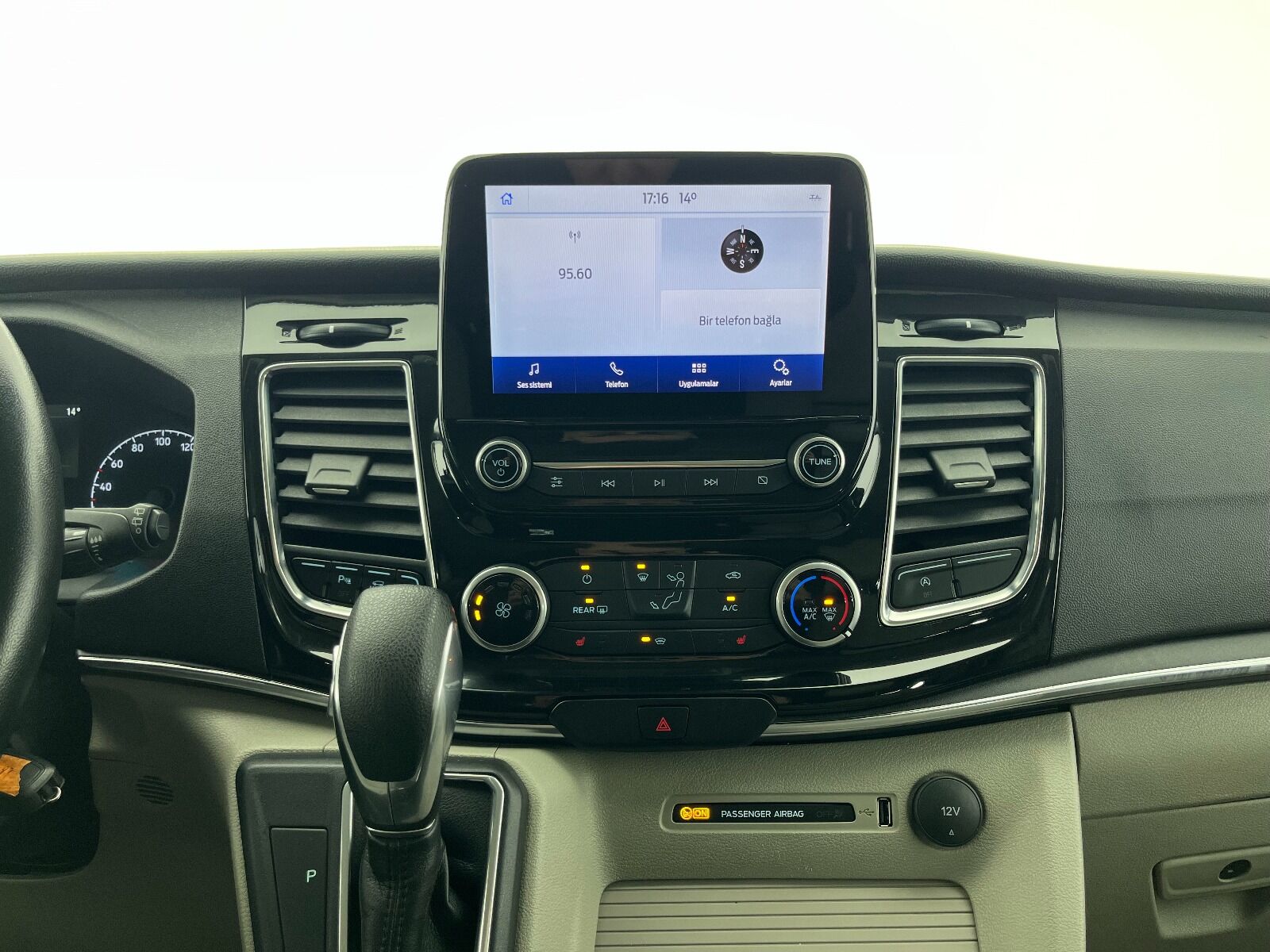 Ford Tourneo Custom Minibüs 2.0 EcoBlue 320 L Upgrade Titanium Plus Otomatik - 2022 - Detay