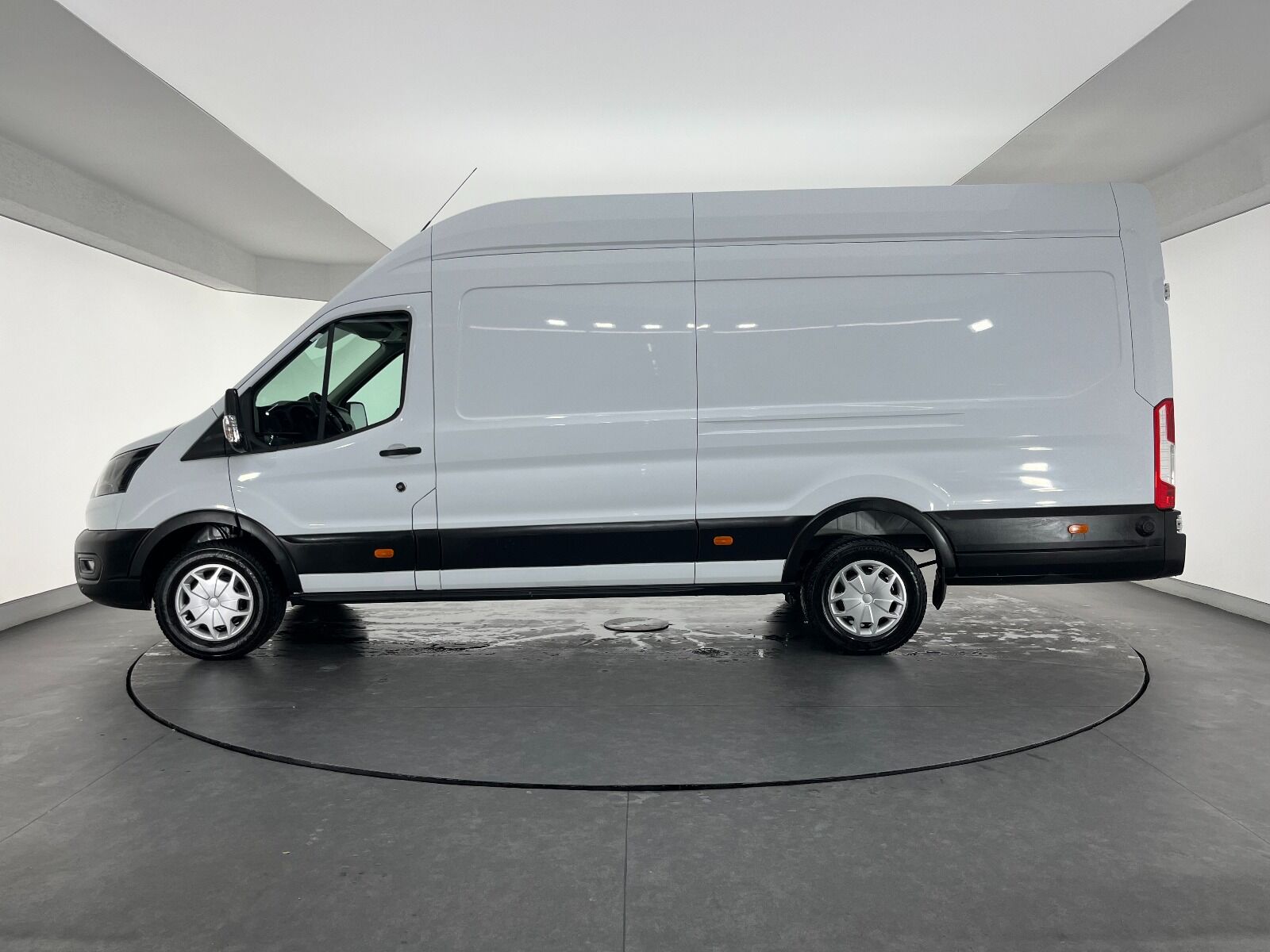 Ford Transit 350 E - 2024 - Detay