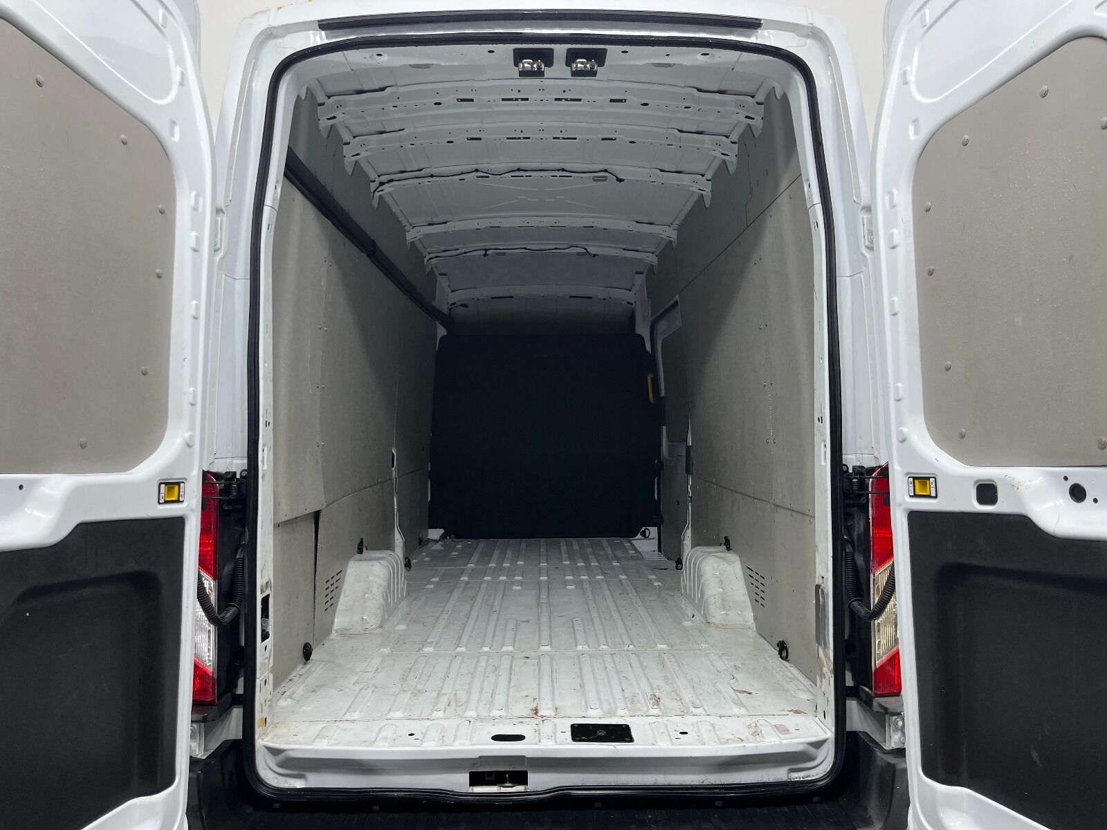 Ford Transit 350 E - 2024 - Detay