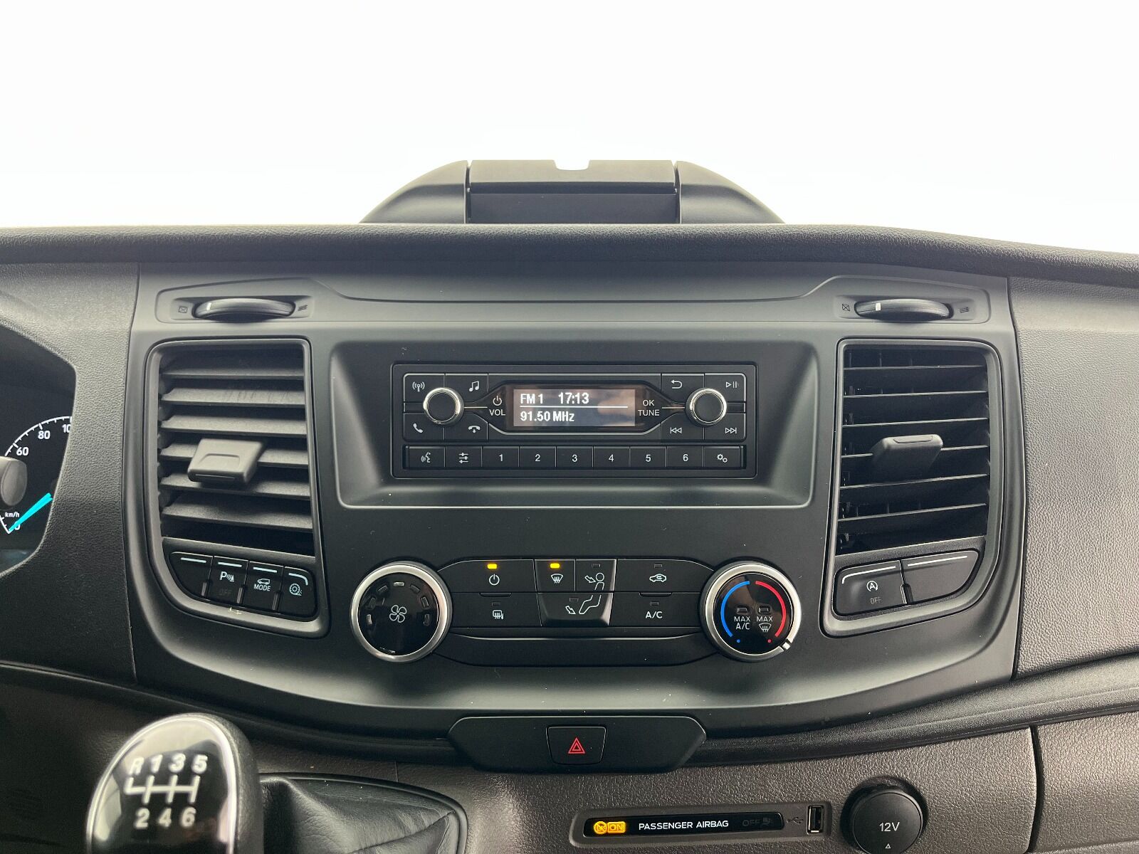 Ford Transit 350 E - 2024 - Detay