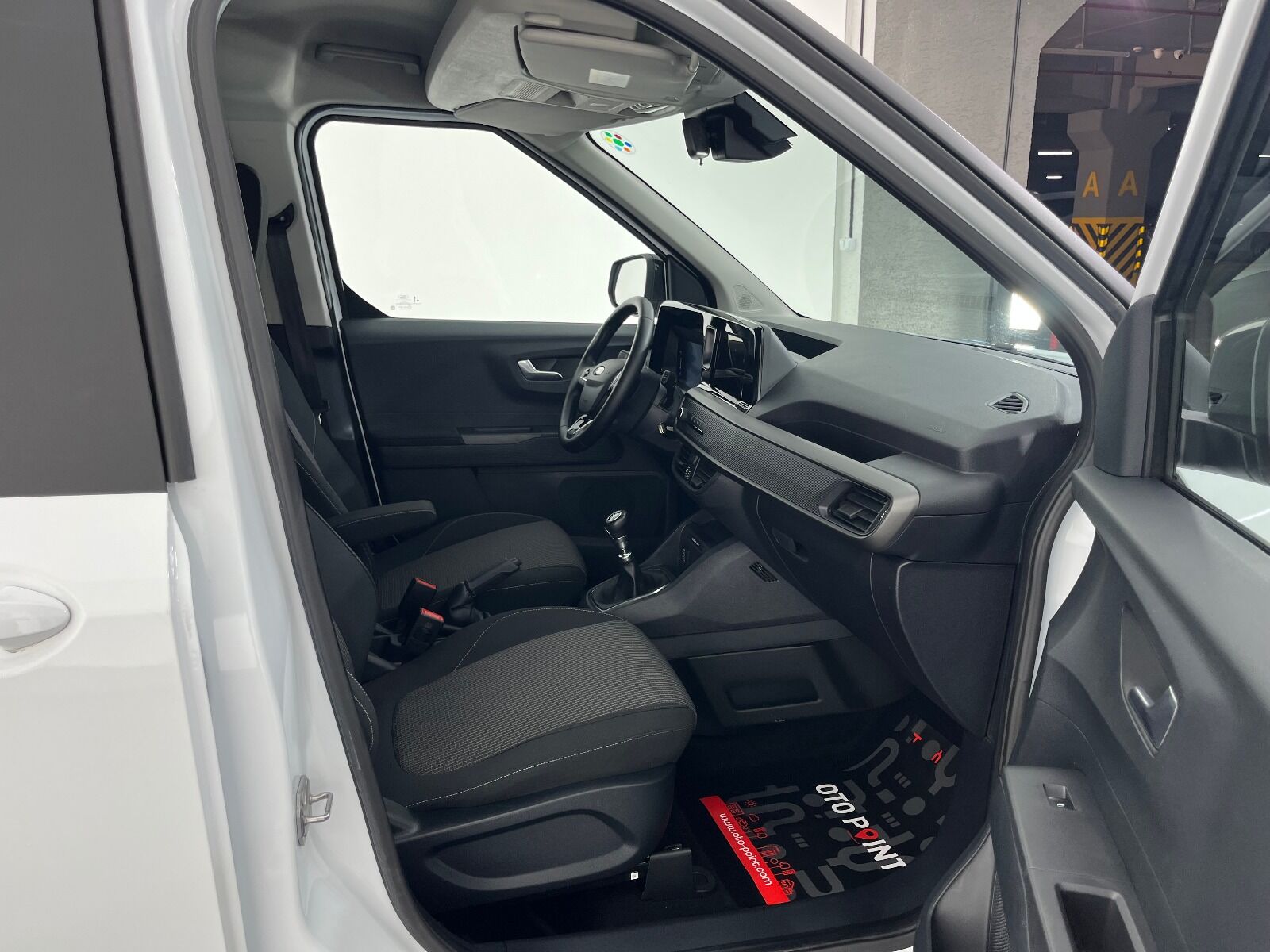 Ford Tourneo Courier Kombi 1.5 EcoBlue Deluxe - 2025 - Detay