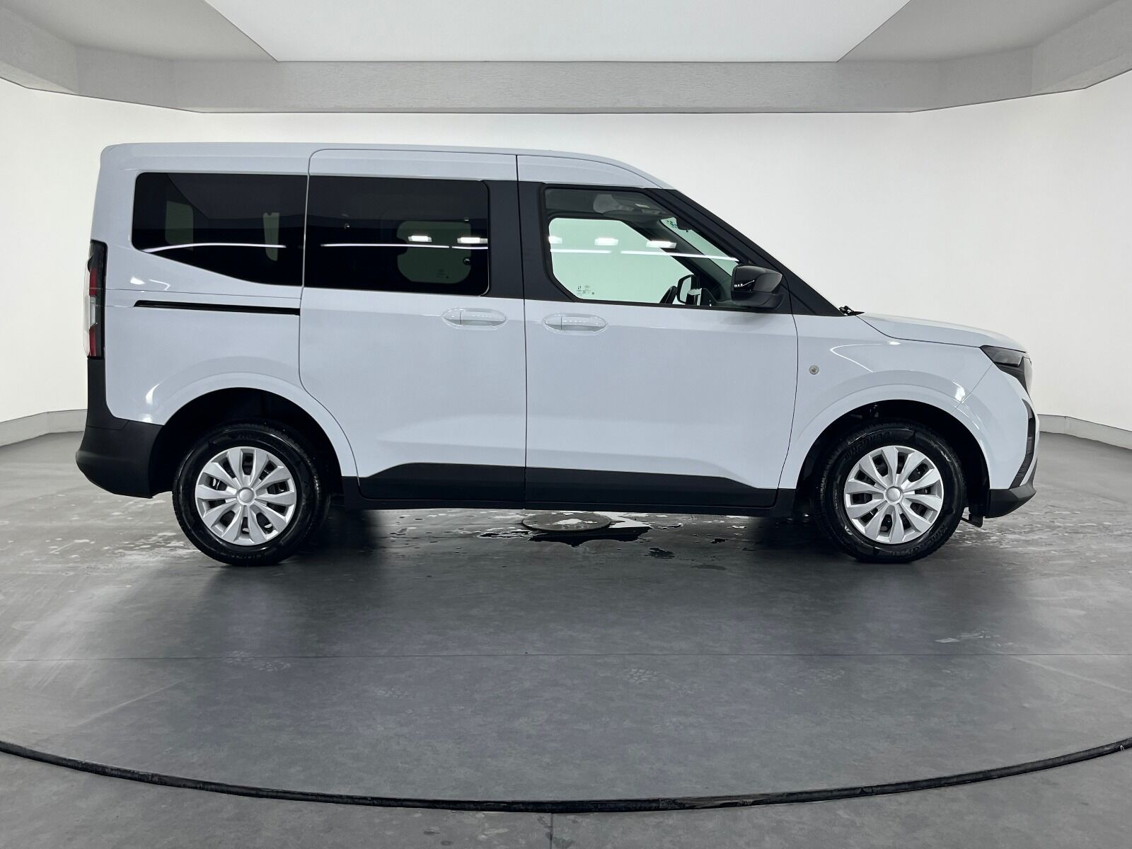 Ford Tourneo Courier Kombi 1.5 EcoBlue Deluxe - 2025 - Detay