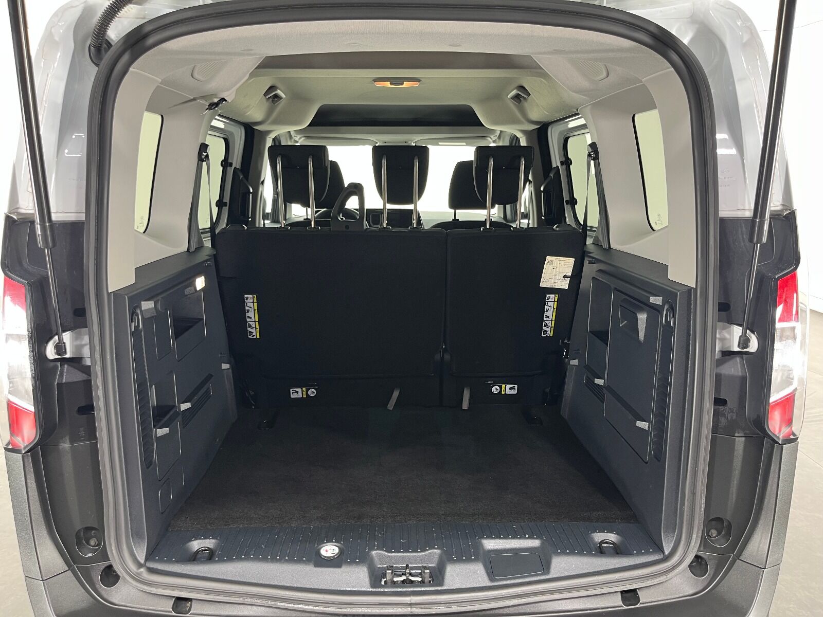 Ford Tourneo Courier Kombi 1.5 EcoBlue Deluxe - 2025 - Detay