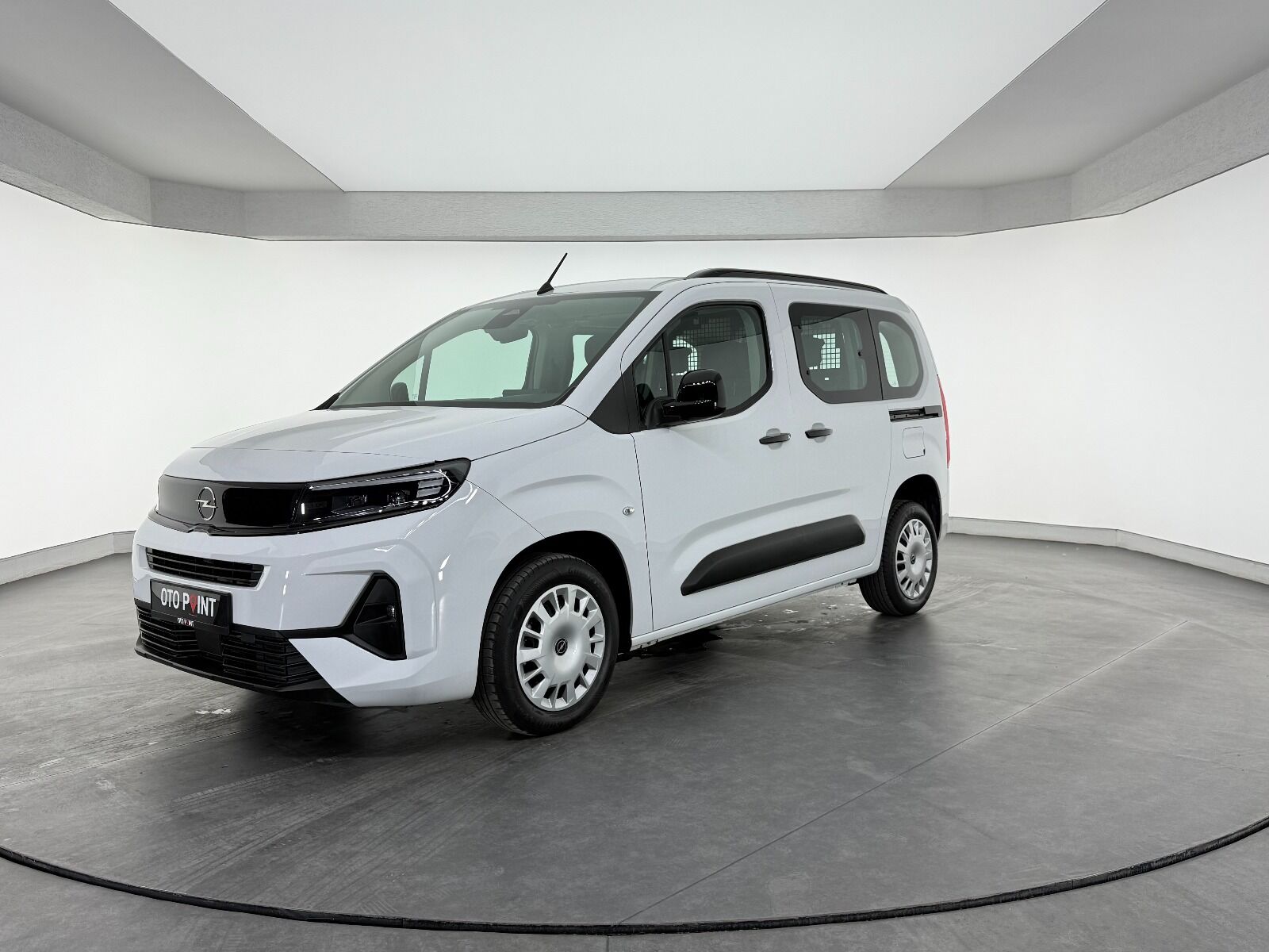 Opel Combo 1.5 D Essential - 2026 - Detay