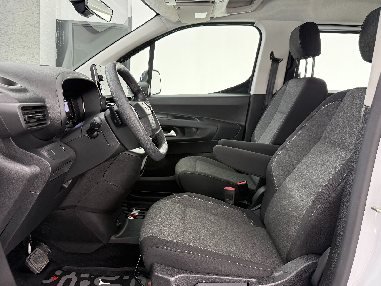 Opel Combo 1.5 D Essential - 2026 - Detay