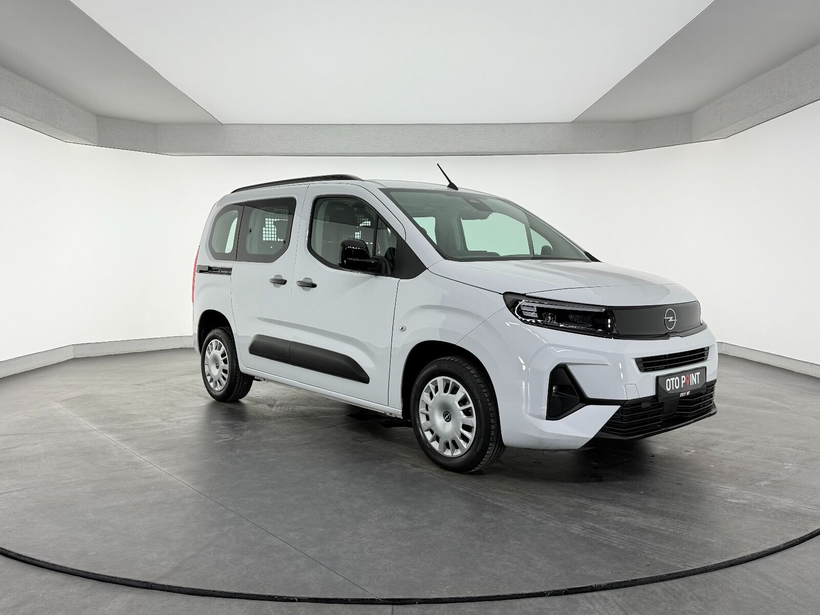 Opel Combo 1.5 D Essential - 2026 - Detay