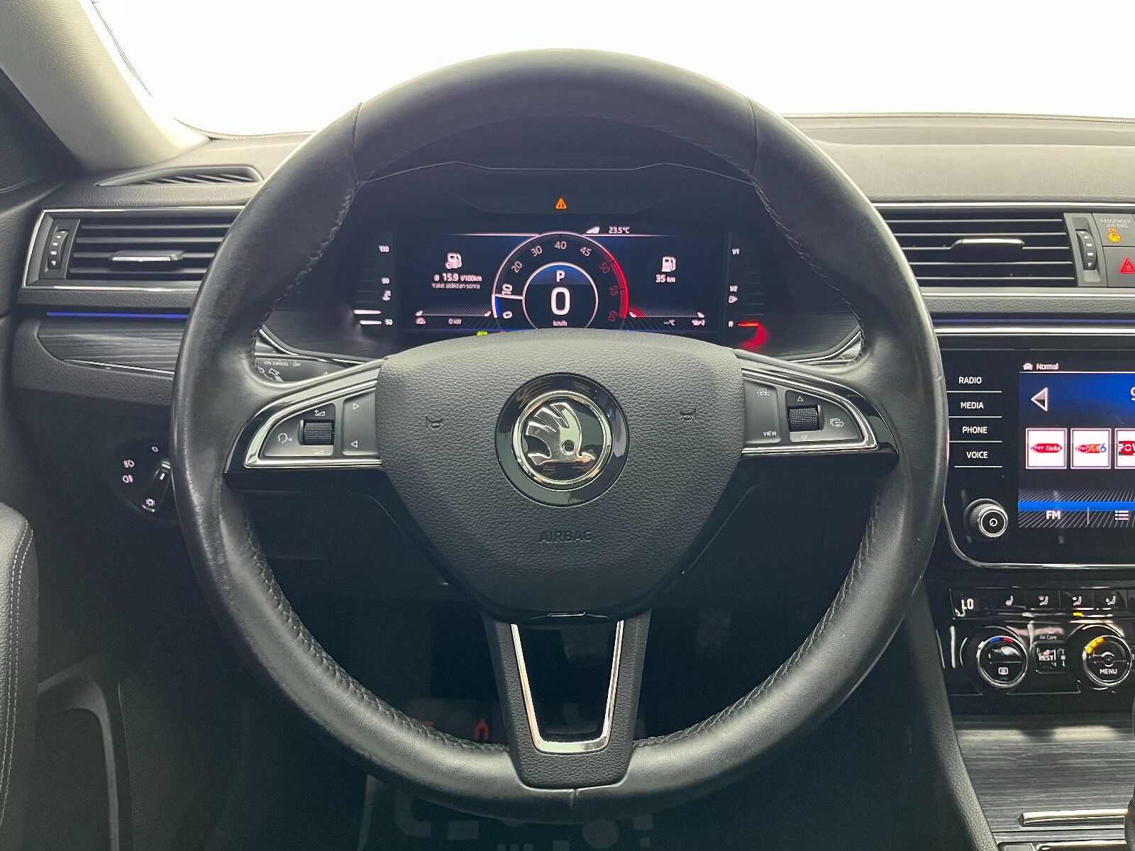 Skoda Superb 1.6 TDI Greentech Prestige DSG - 2020 - Detay