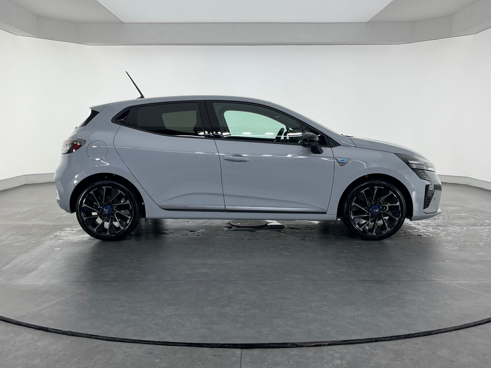Renault Clio 1.0 TCE Techno Esprit Alpine X-Tronic - 2025 - Detay