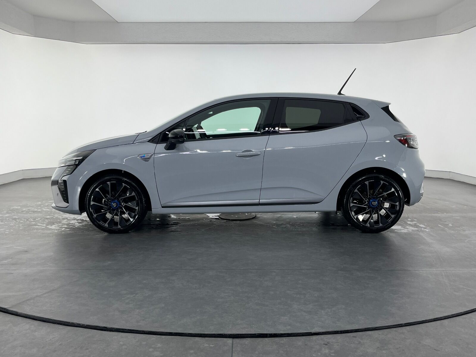 Renault Clio 1.0 TCE Techno Esprit Alpine X-Tronic - 2025 - Detay