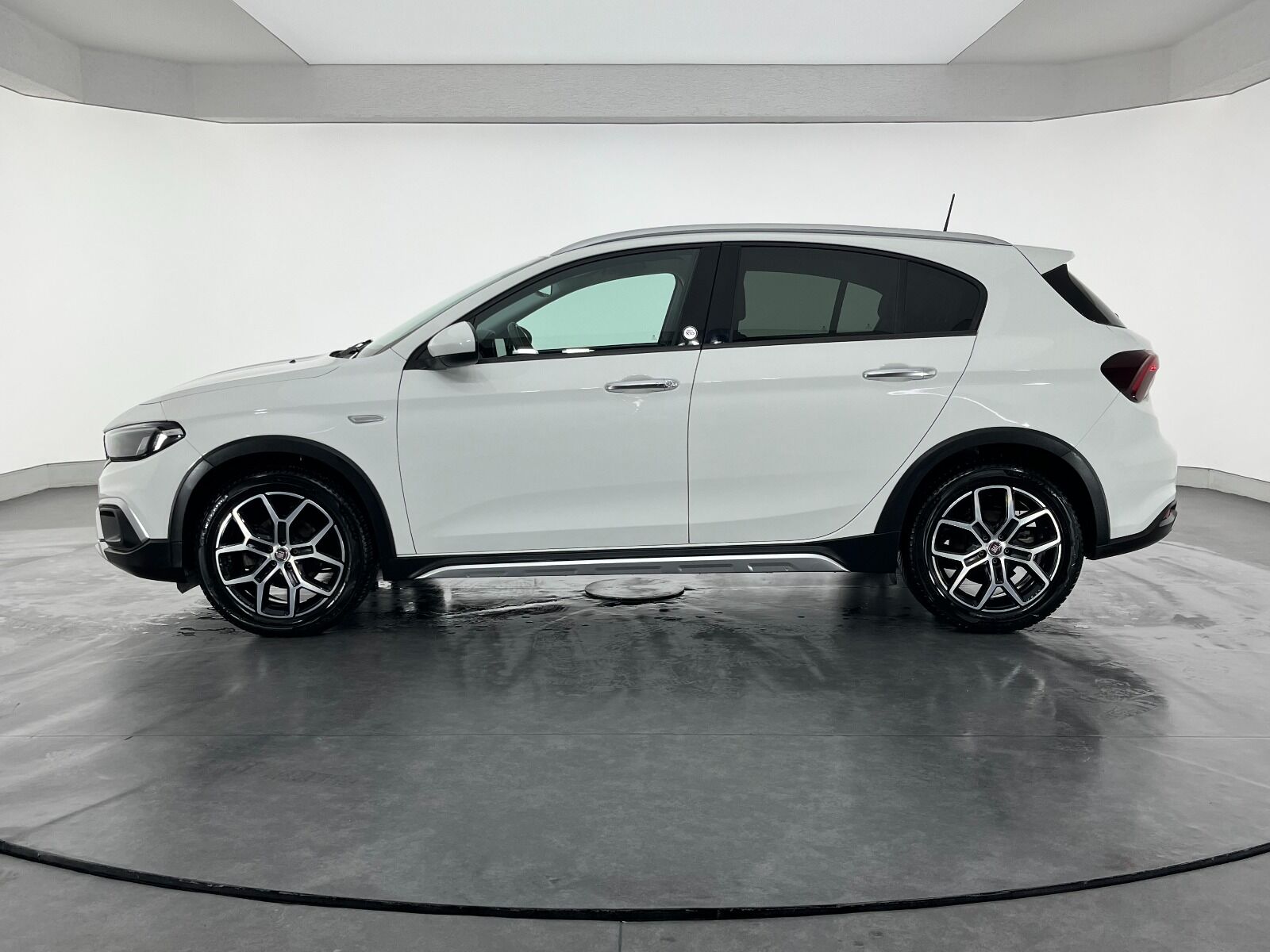Fiat Egea Cross 1.6 MultiJet Lounge DCT - 2023 - Detay