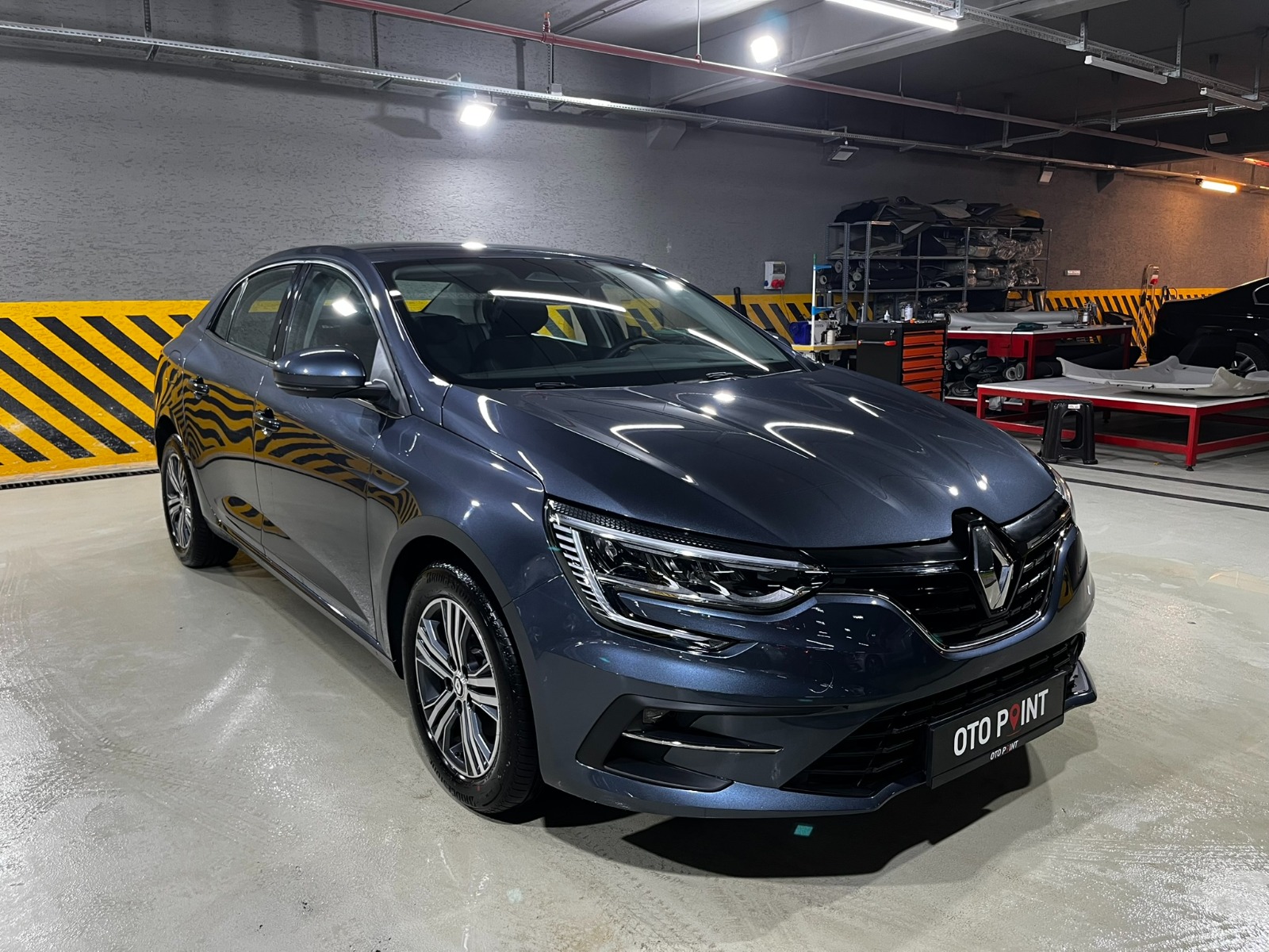 Renault Megane Sedan 1.3 TCe Touch EDC - 2024