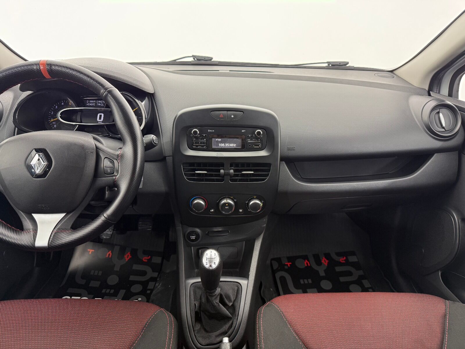 Renault Clio Sport Tourer 1.5 DCI Joy - 2015 - Detay