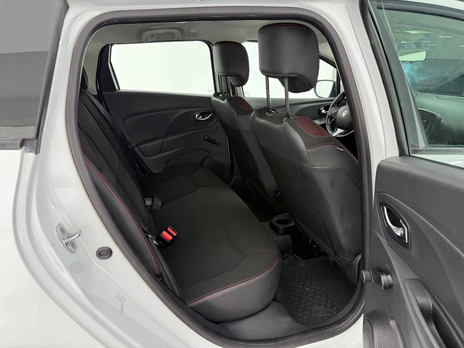 Renault Clio Sport Tourer 1.5 DCI Joy - 2015 - Detay