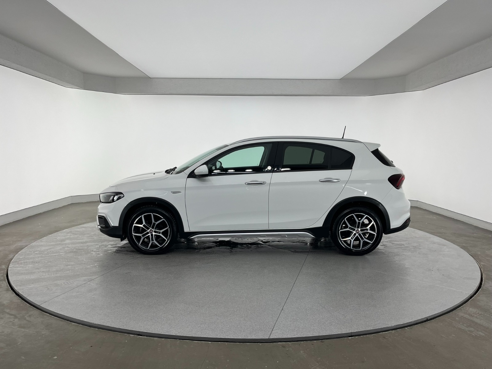 Fiat Egea Cross 1.6 MultiJet Lounge DCT - 2023 - Detay