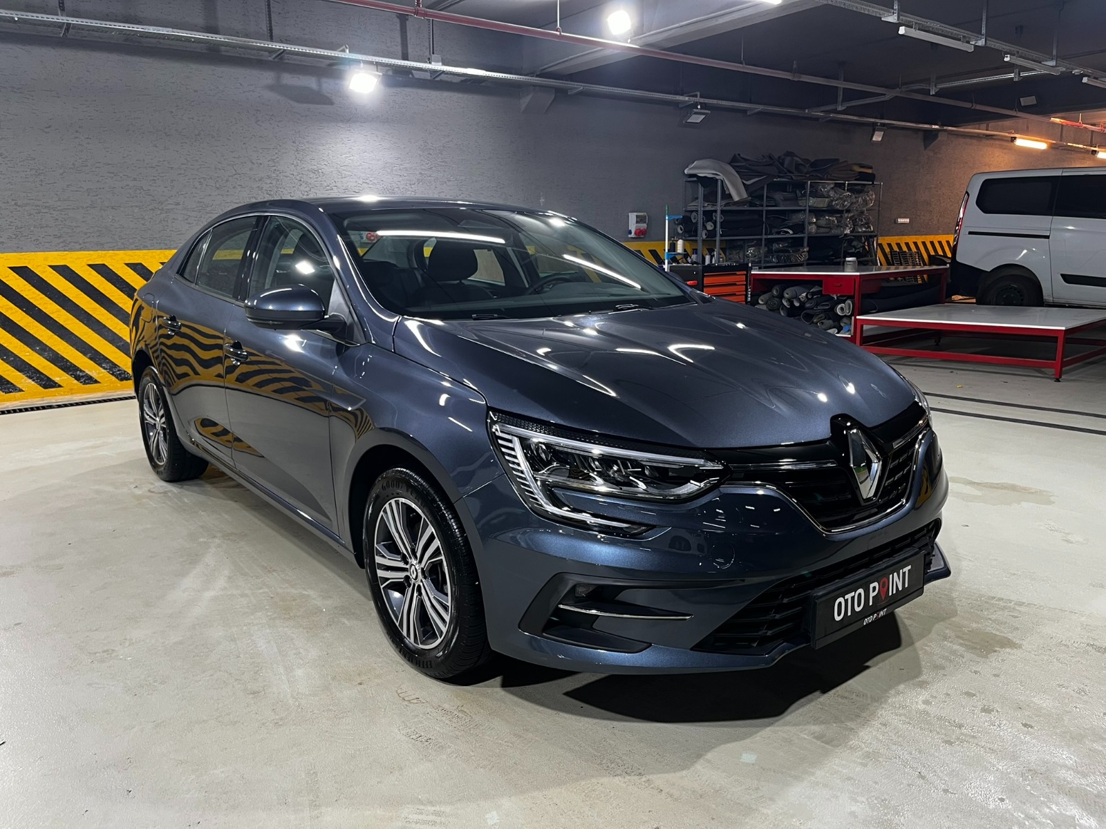 Renault Megane Sedan 1.3 TCe Touch EDC - 2024 - 34MKD093