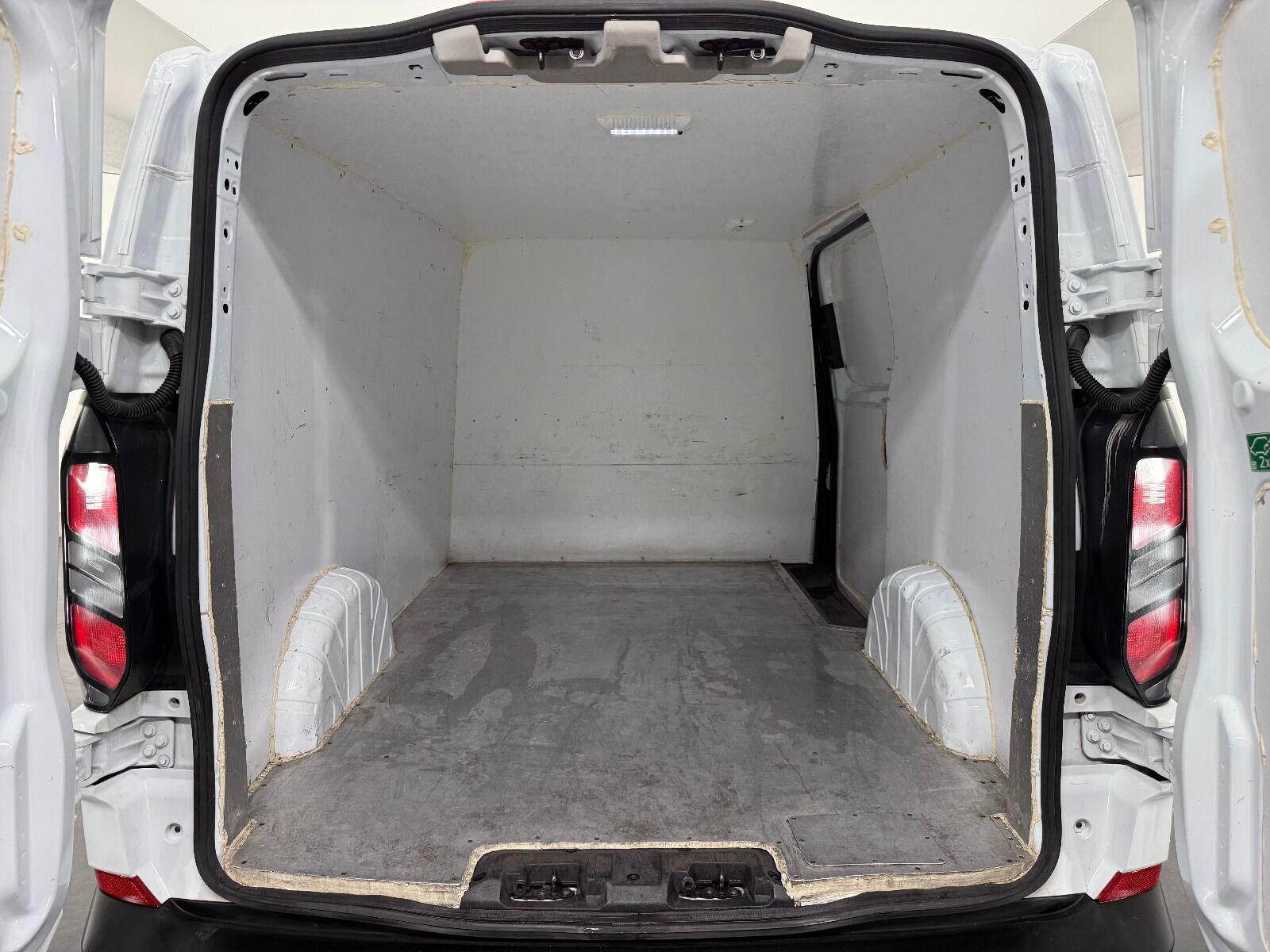 Ford Transit Custom Van 2.0 EcoBlue Upgrade 320 S Deluxe Otomatik - 2023 - Detay