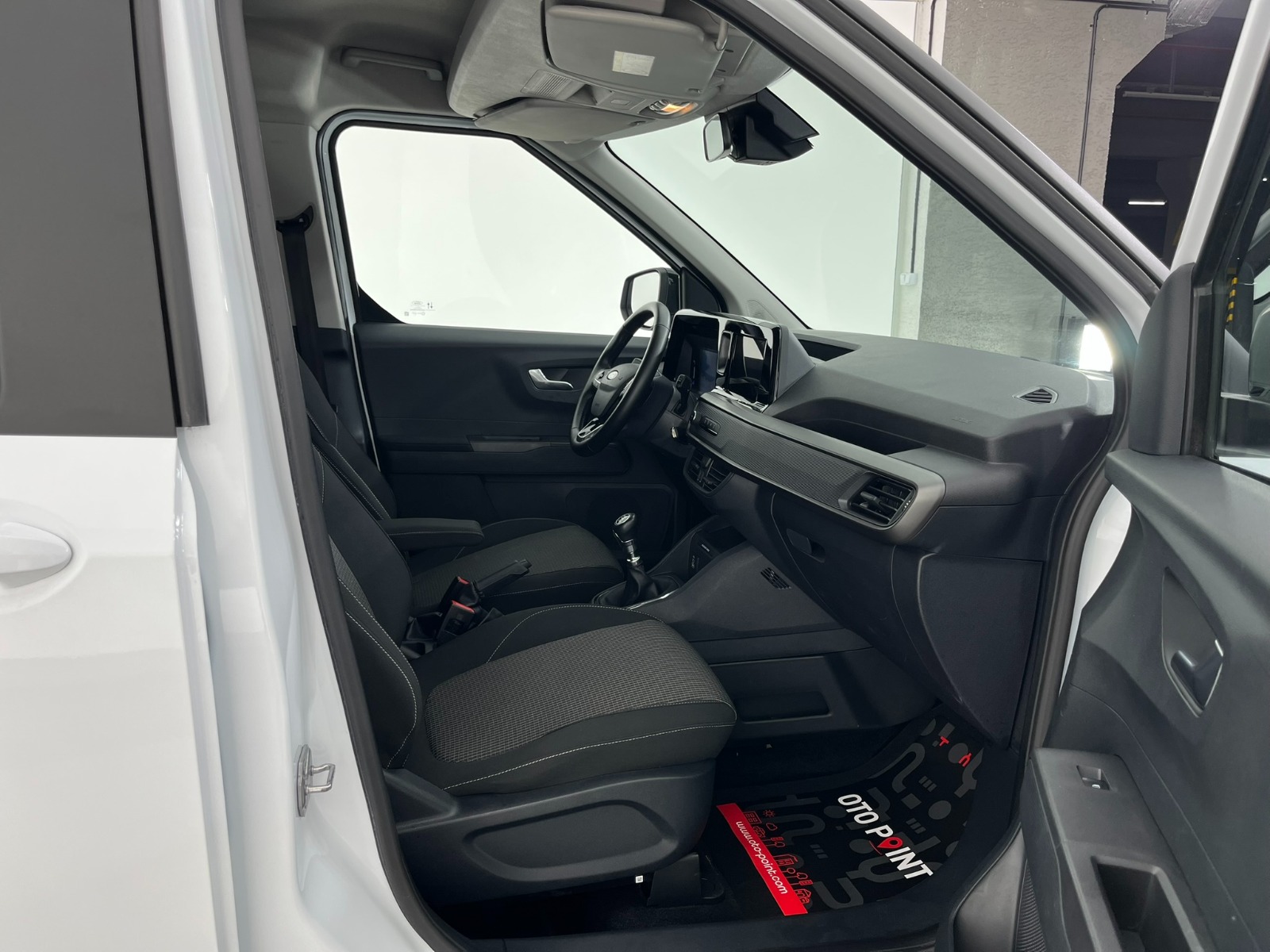 Ford Tourneo Courier Kombi 1.5 EcoBlue Deluxe - 2025 - Detay