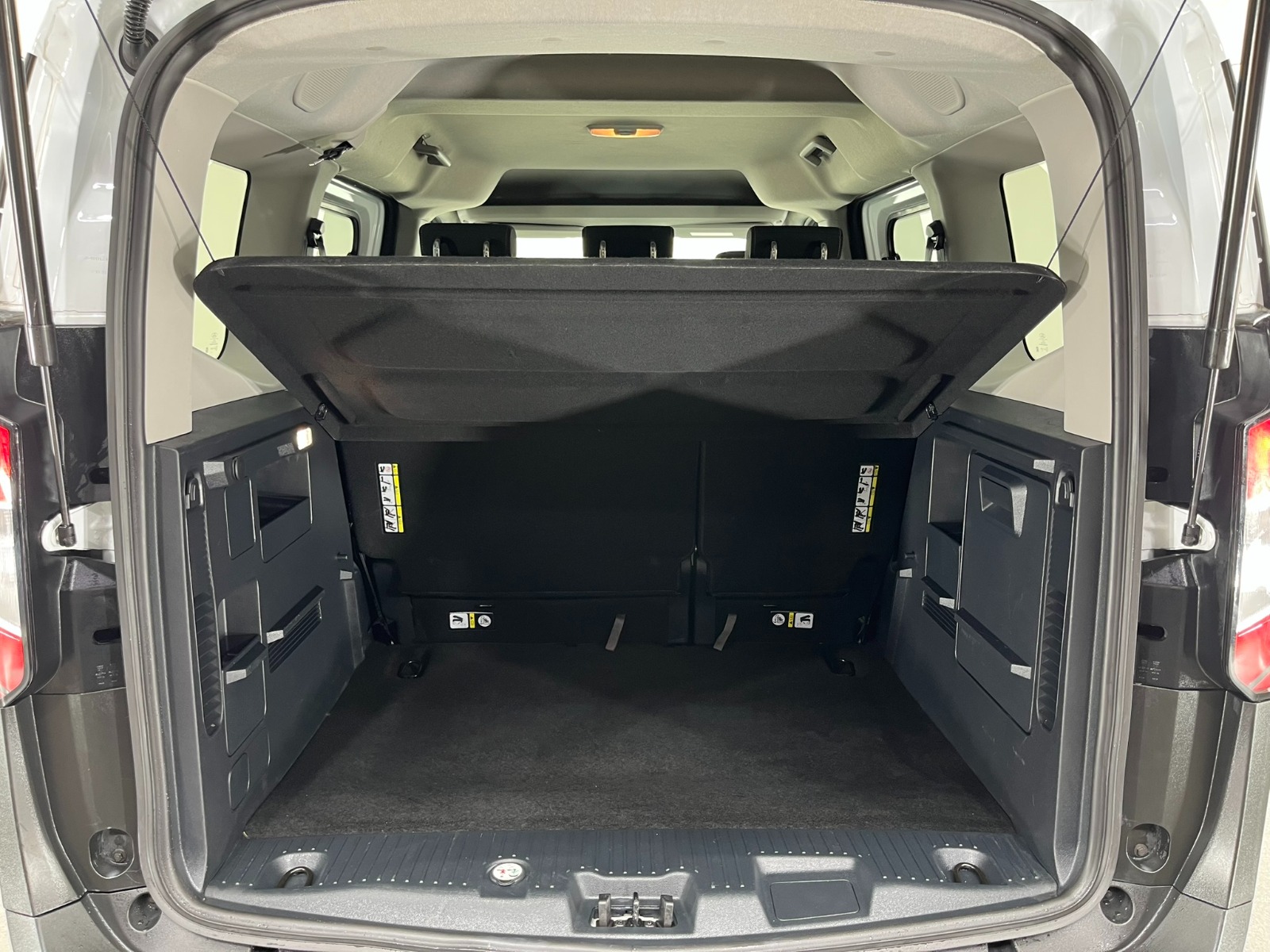 Ford Tourneo Courier Kombi 1.5 EcoBlue Deluxe - 2025 - Detay