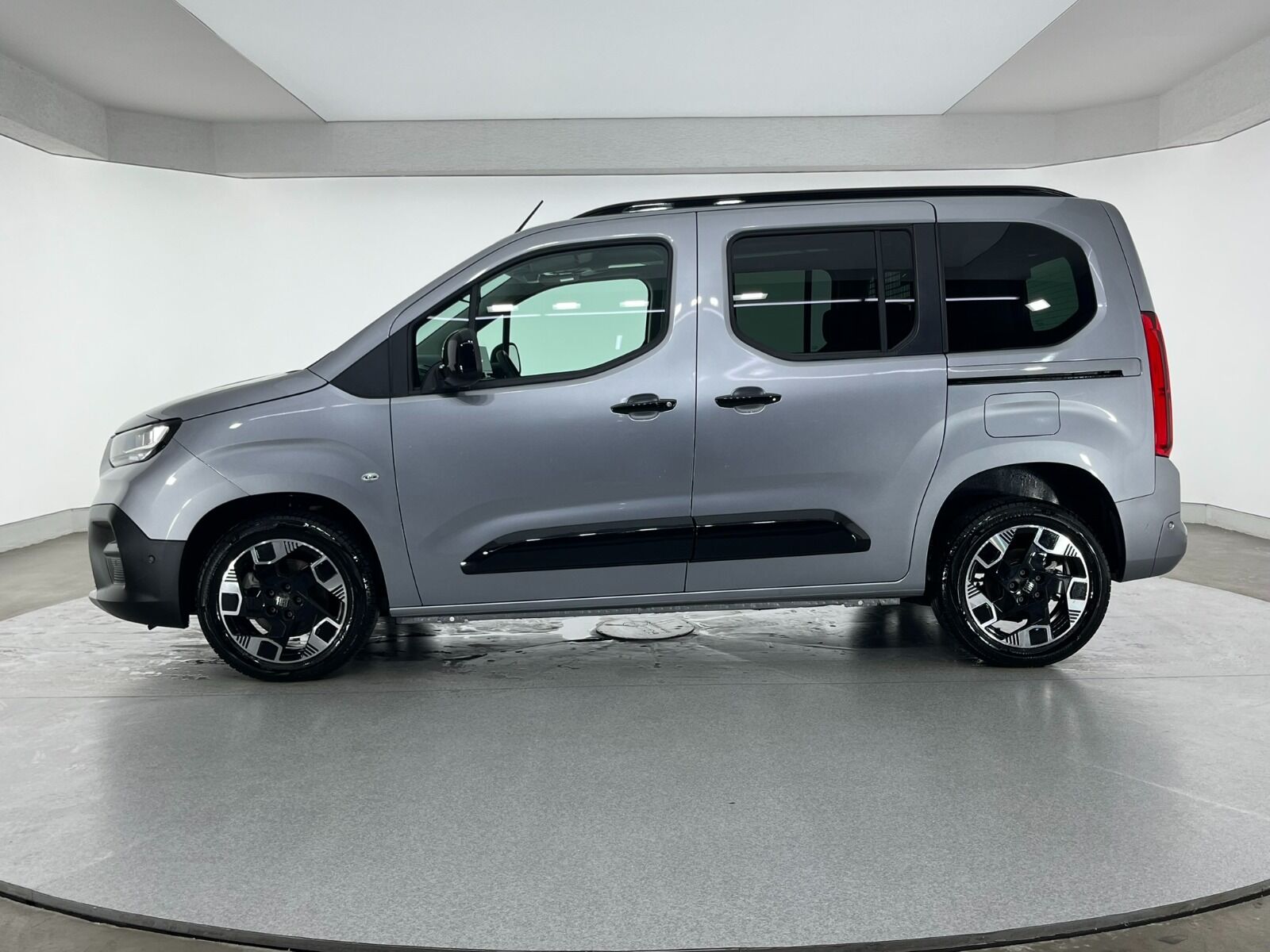 Fiat Doblo Combi 1.5 BlueHDI Premio Plus Otomatik - 2025 - Detay
