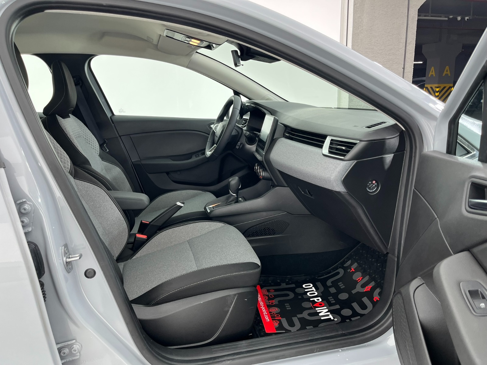 Renault Clio Hatchback 1.0 TCe Evolution X-Tronic - 2024 - Detay