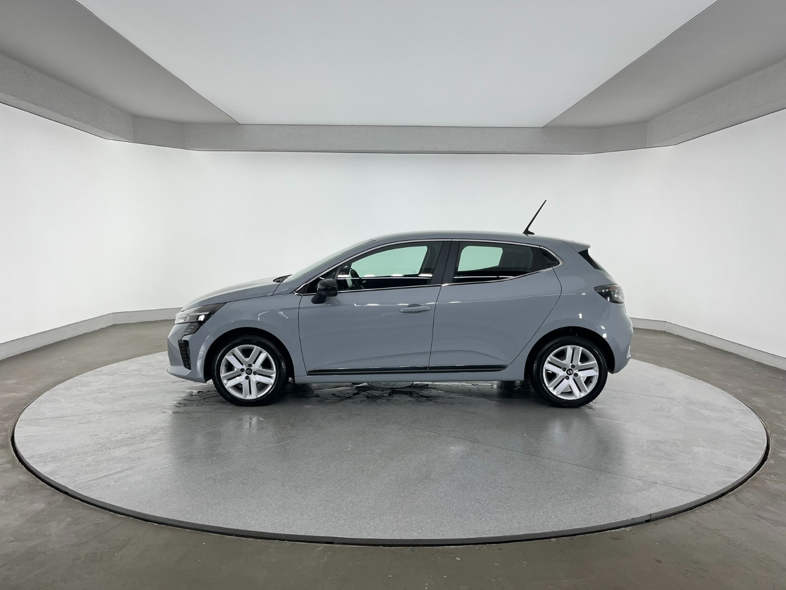 Renault Clio Hatchback 1.0 TCe Evolution X-Tronic - 2024 - Detay