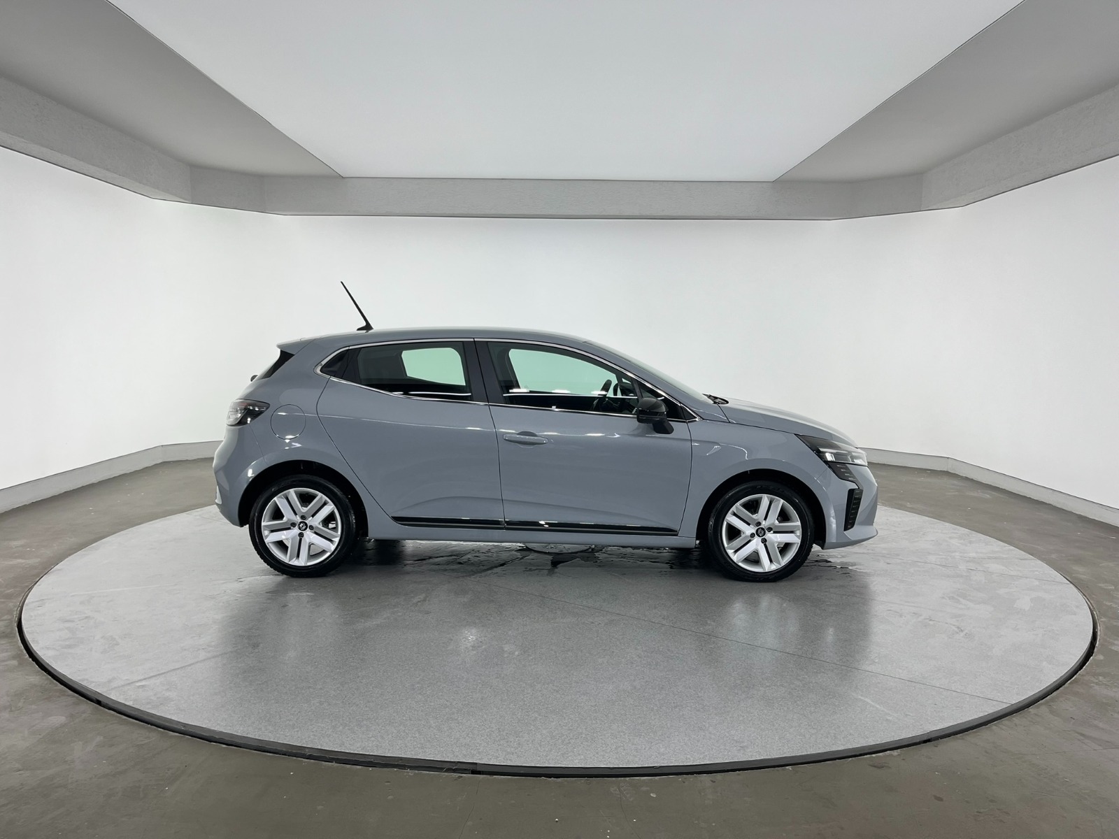 Renault Clio Hatchback 1.0 TCe Evolution X-Tronic - 2024 - Detay