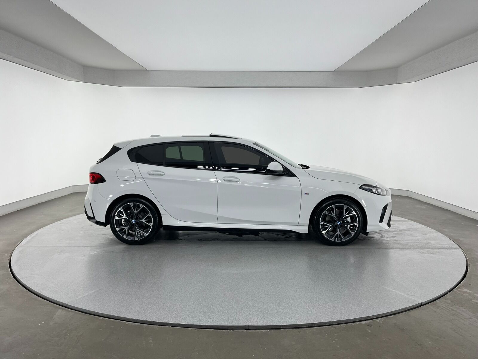 BMW 1 Serisi Hatchback 120 M Sport Otomatik - 2025 - Detay