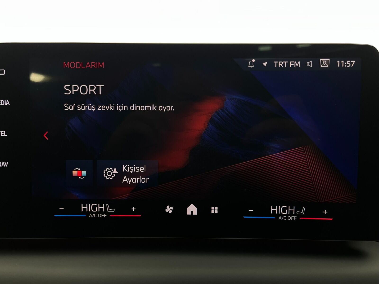 BMW 1 Serisi Hatchback 120 M Sport Otomatik - 2025 - Detay