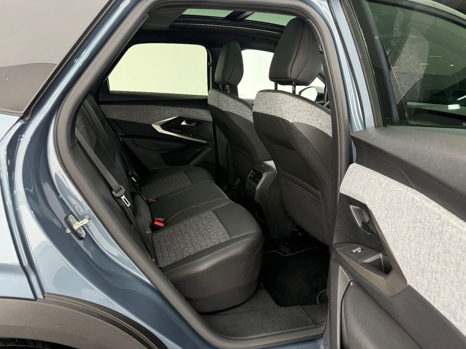 Peugeot 3008 1.2 Hybrid Allure e-DCS6 - 2025 - Detay