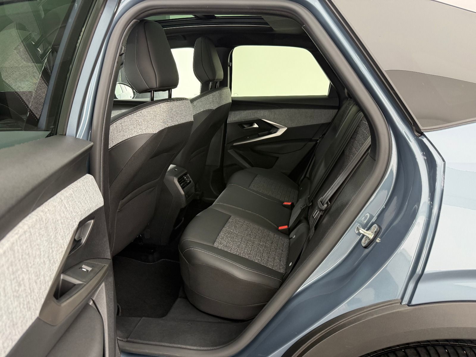 Peugeot 3008 1.2 Hybrid Allure e-DCS6 - 2025 - Detay