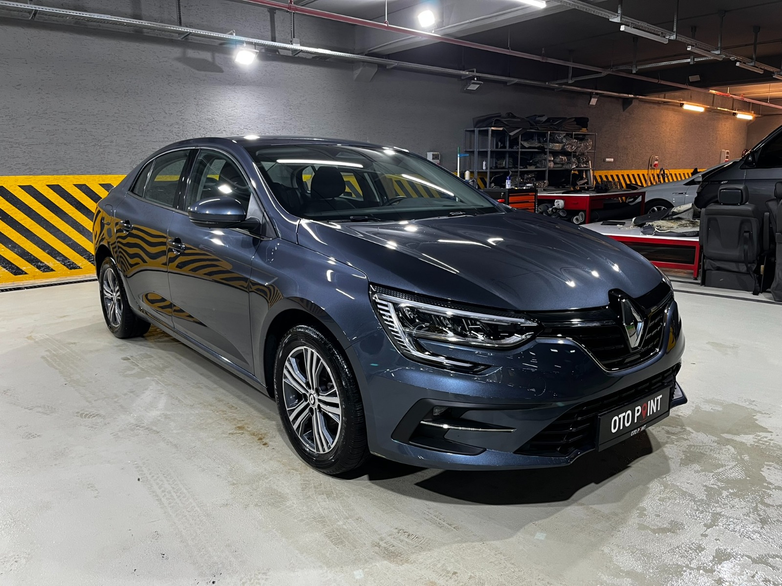 Renault Megane Sedan 1.3 TCe Touch EDC - 2024 - 34MHJ673