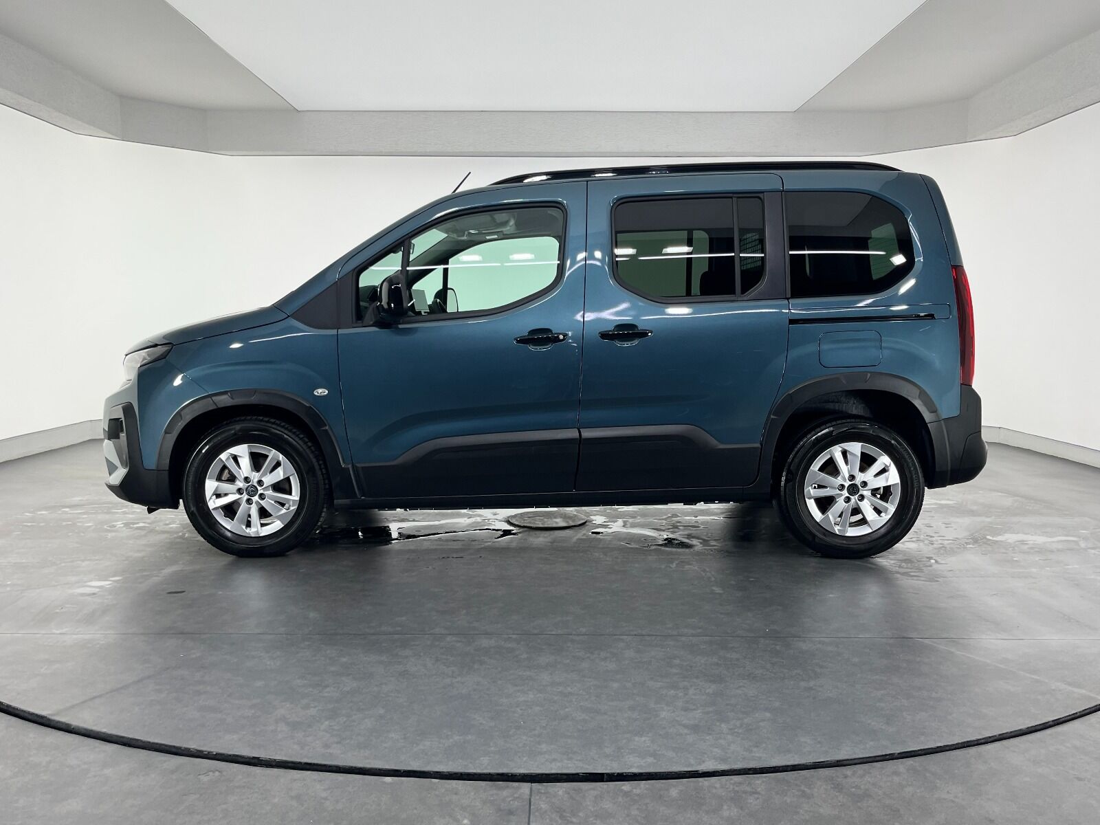 Peugeot Rifter 1.5 BlueHDI Allure EAT8 - 2025 - Detay