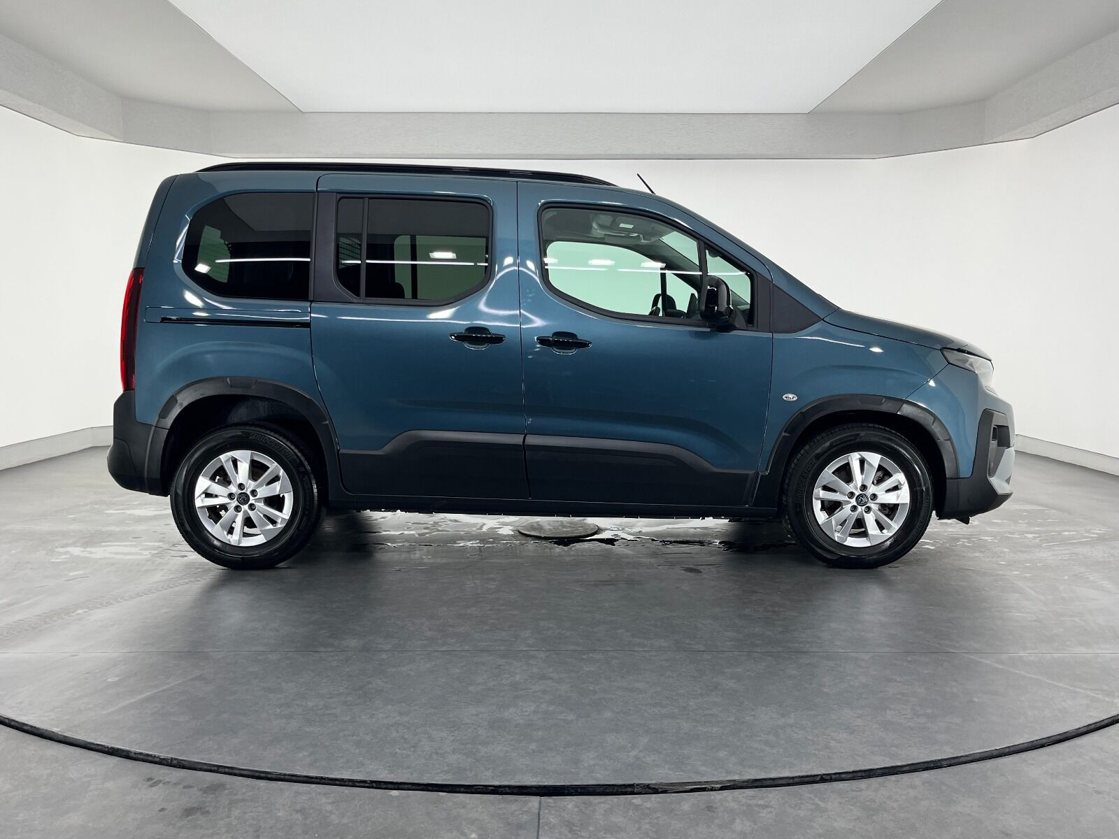 Peugeot Rifter 1.5 BlueHDI Allure EAT8 - 2025 - Detay