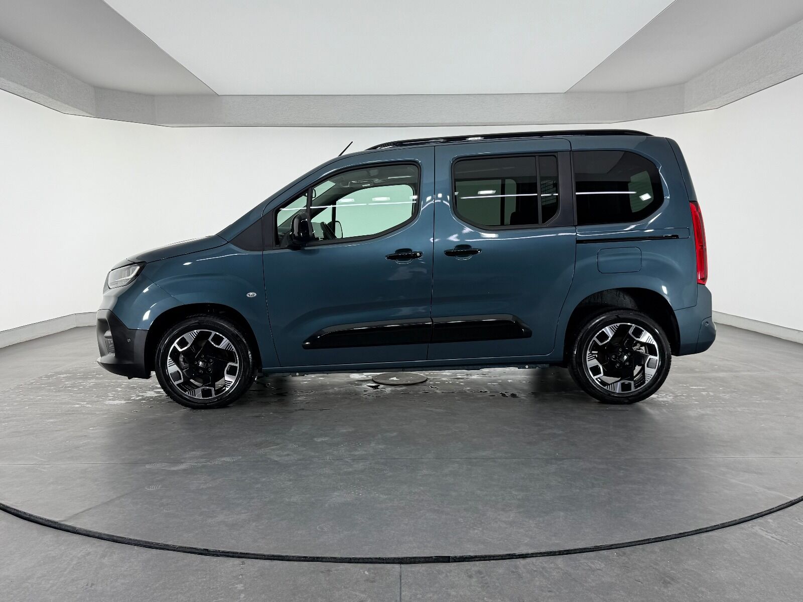 Fiat Doblo Combi 1.5 BlueHDİ Premio Plus - 2025 - Detay