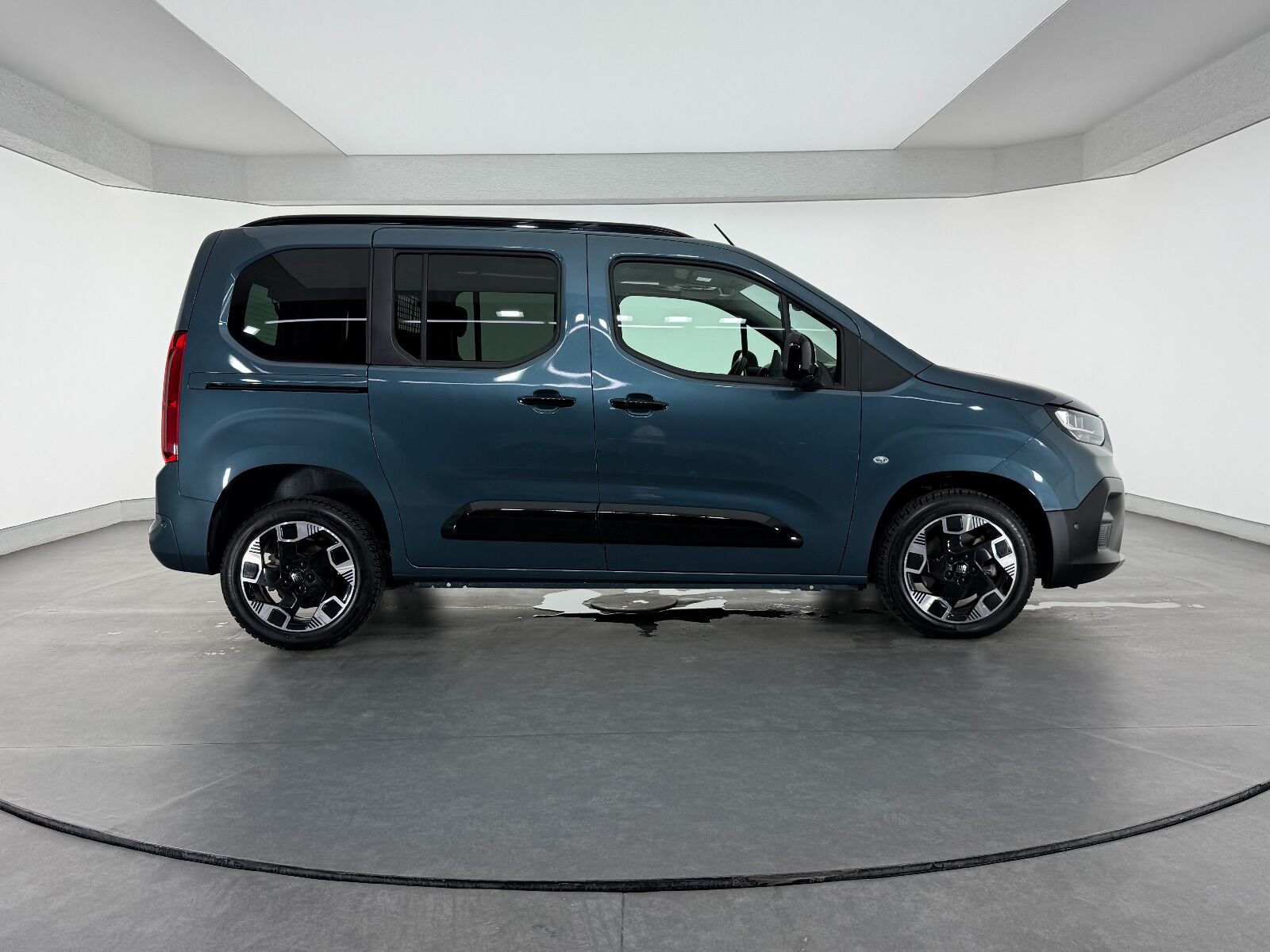 Fiat Doblo Combi 1.5 BlueHDİ Premio Plus - 2025 - Detay