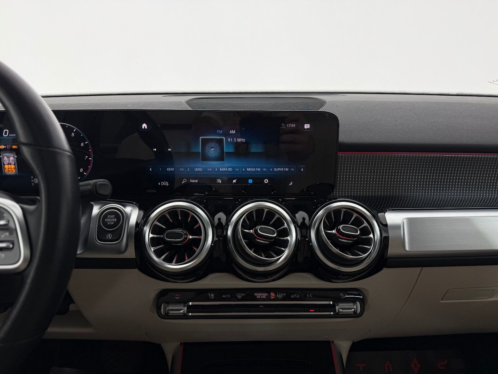 Mercedes-Benz GLB 200 Progressive+ 4Matic DCT - 2023 - Detay