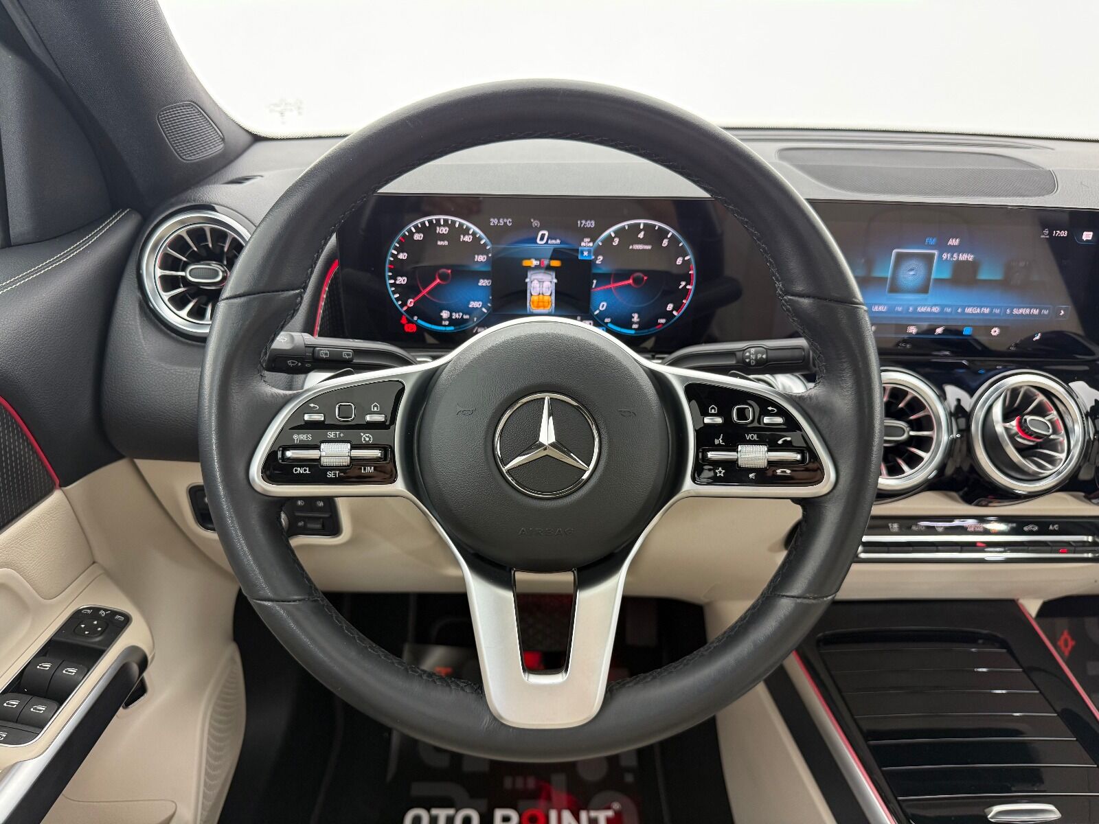 Mercedes-Benz GLB 200 Progressive+ 4Matic DCT - 2023 - Detay