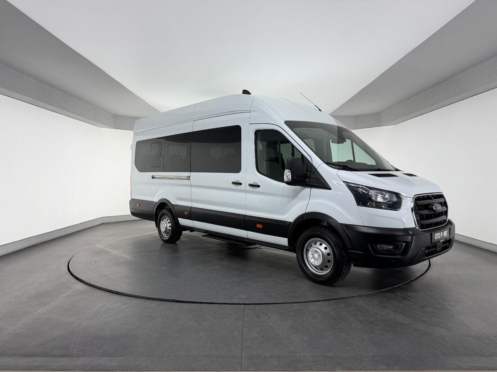 Ford Transit 2.0 EcoBlue 440 E Deluxe UPG - 2023 - Detay