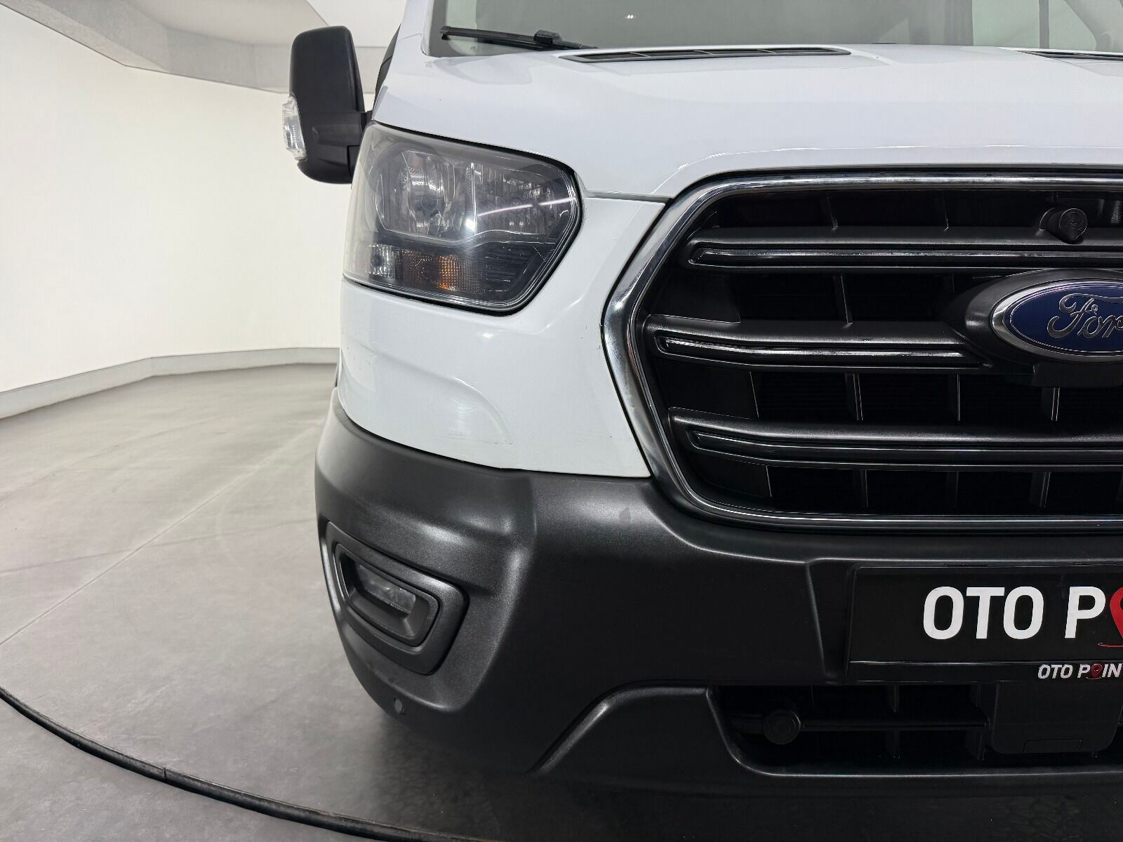 Ford Transit 2.0 EcoBlue 440 E Deluxe UPG - 2023 - Detay