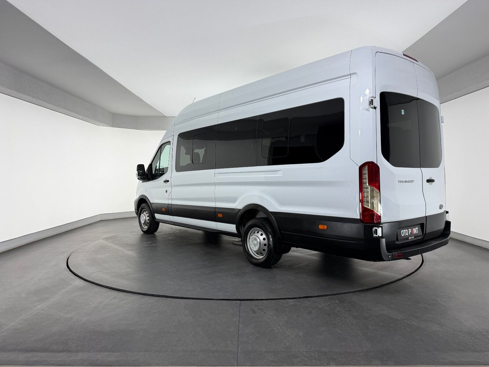 Ford Transit 2.0 EcoBlue 440 E Deluxe UPG - 2023 - Detay