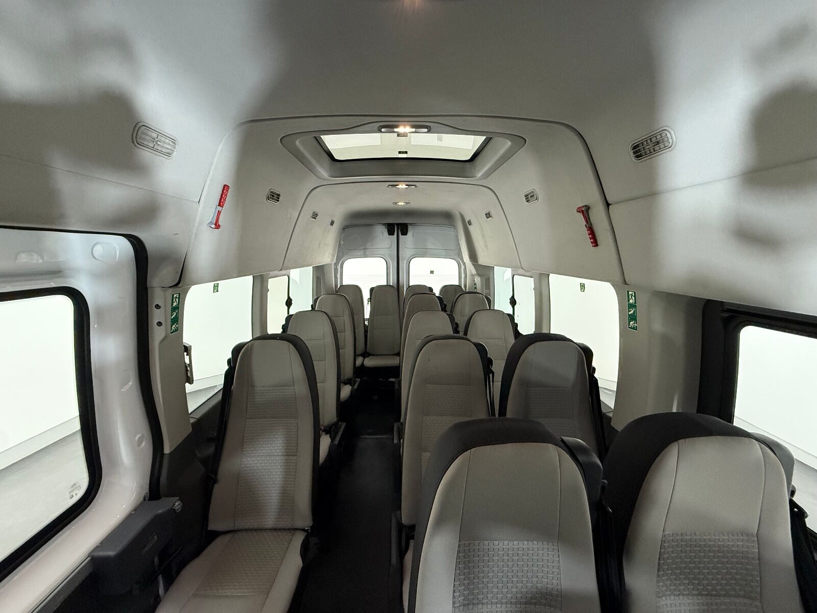 Ford Transit 2.0 EcoBlue 440 E Deluxe UPG - 2023 - Detay